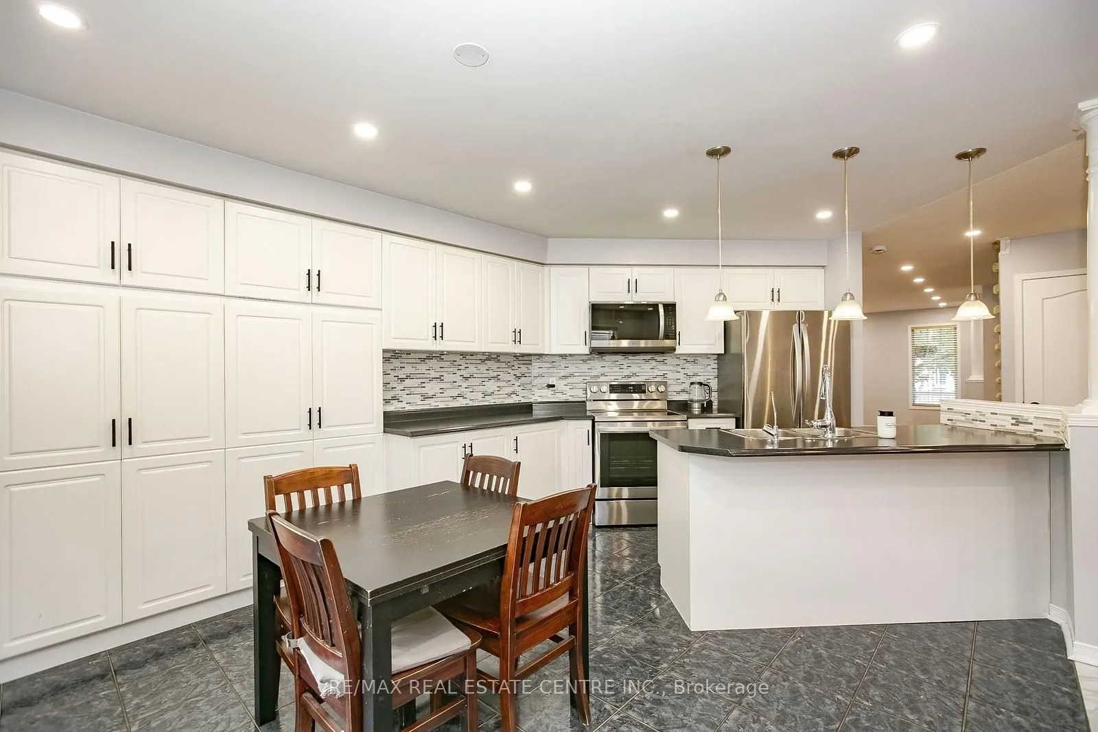 11 Jewel Crescent