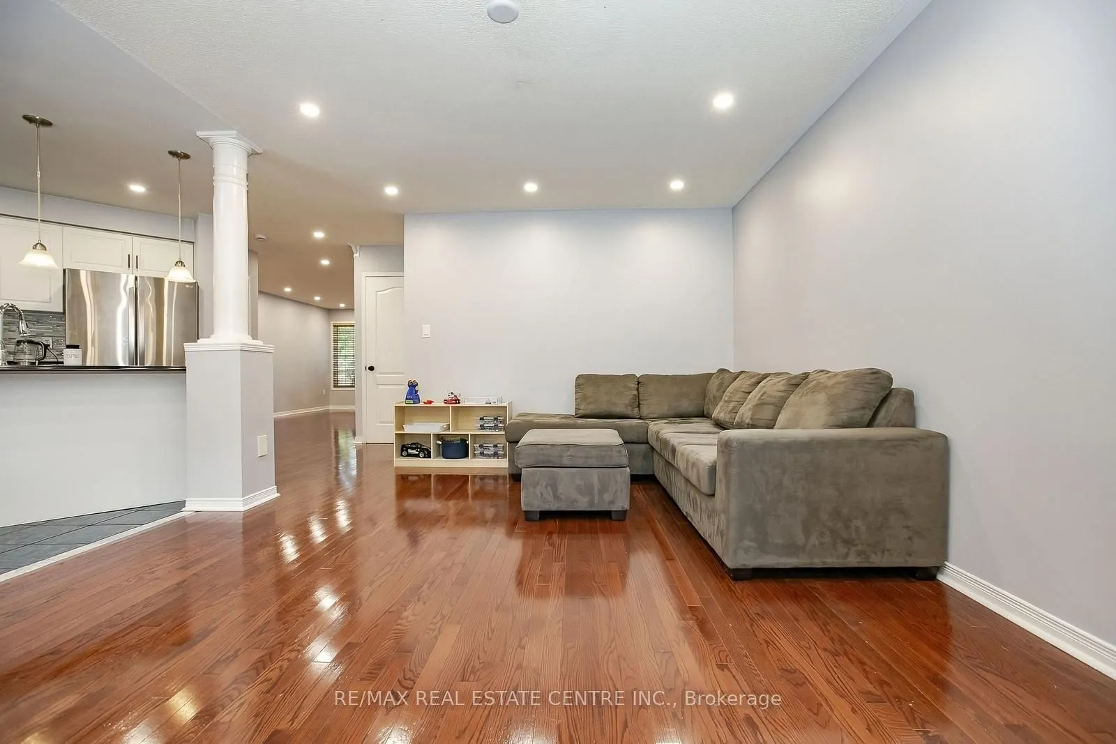 11 Jewel Crescent