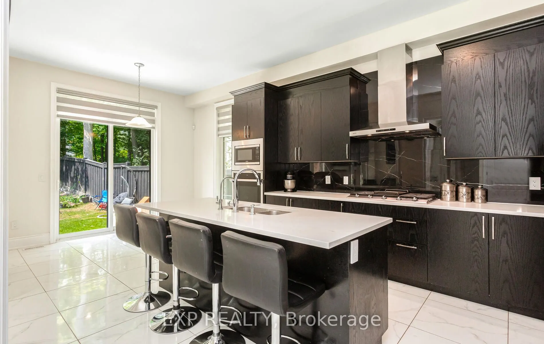 32 Daisy Meadow Crescent