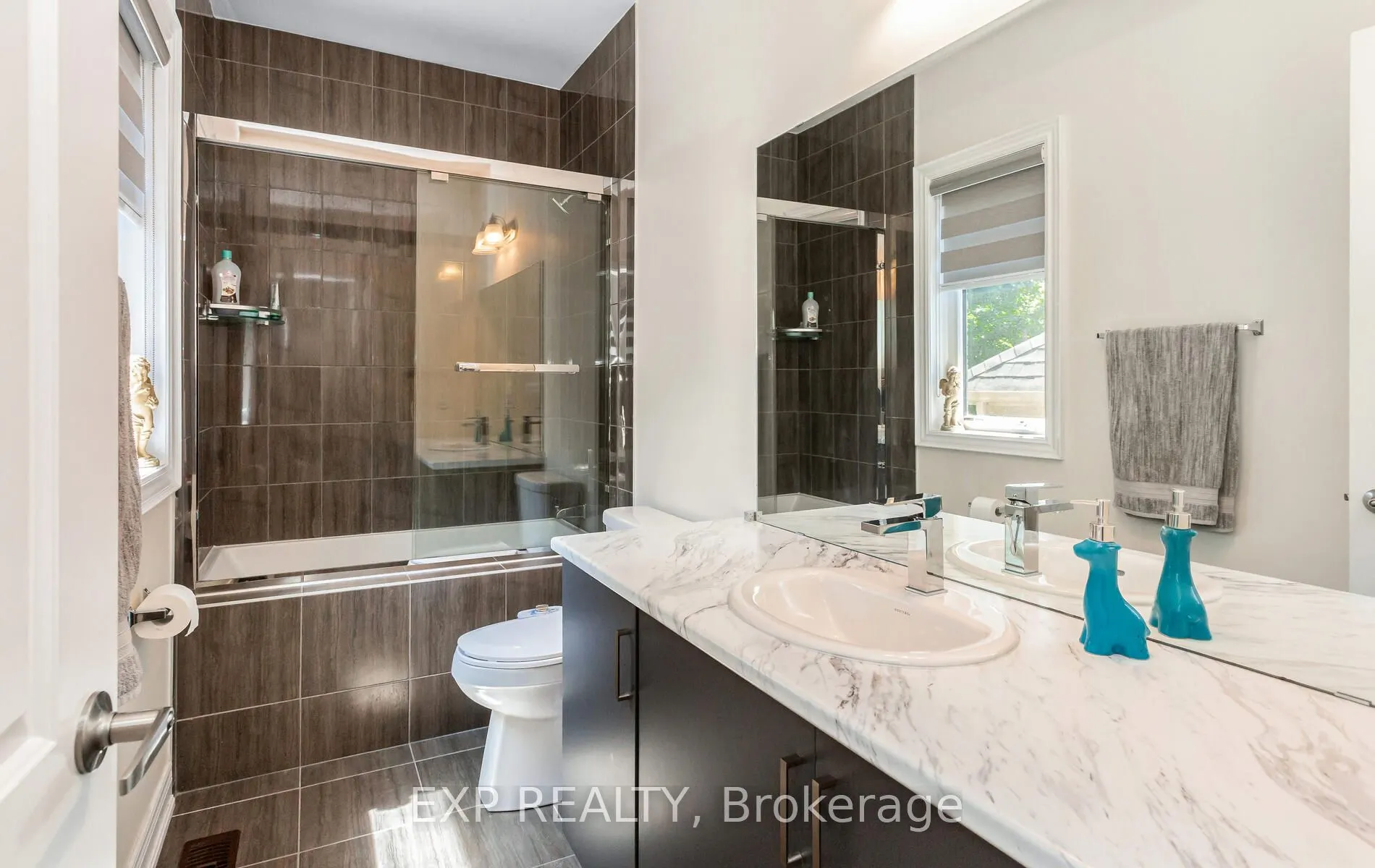 32 Daisy Meadow Crescent