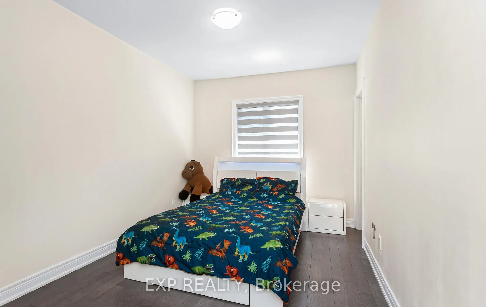 32 Daisy Meadow Crescent