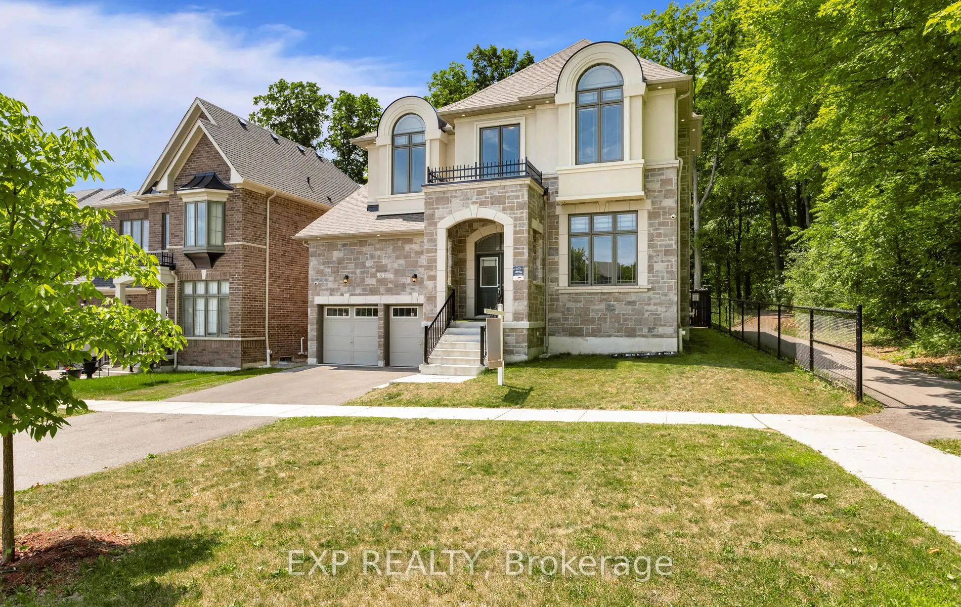 32 Daisy Meadow Crescent