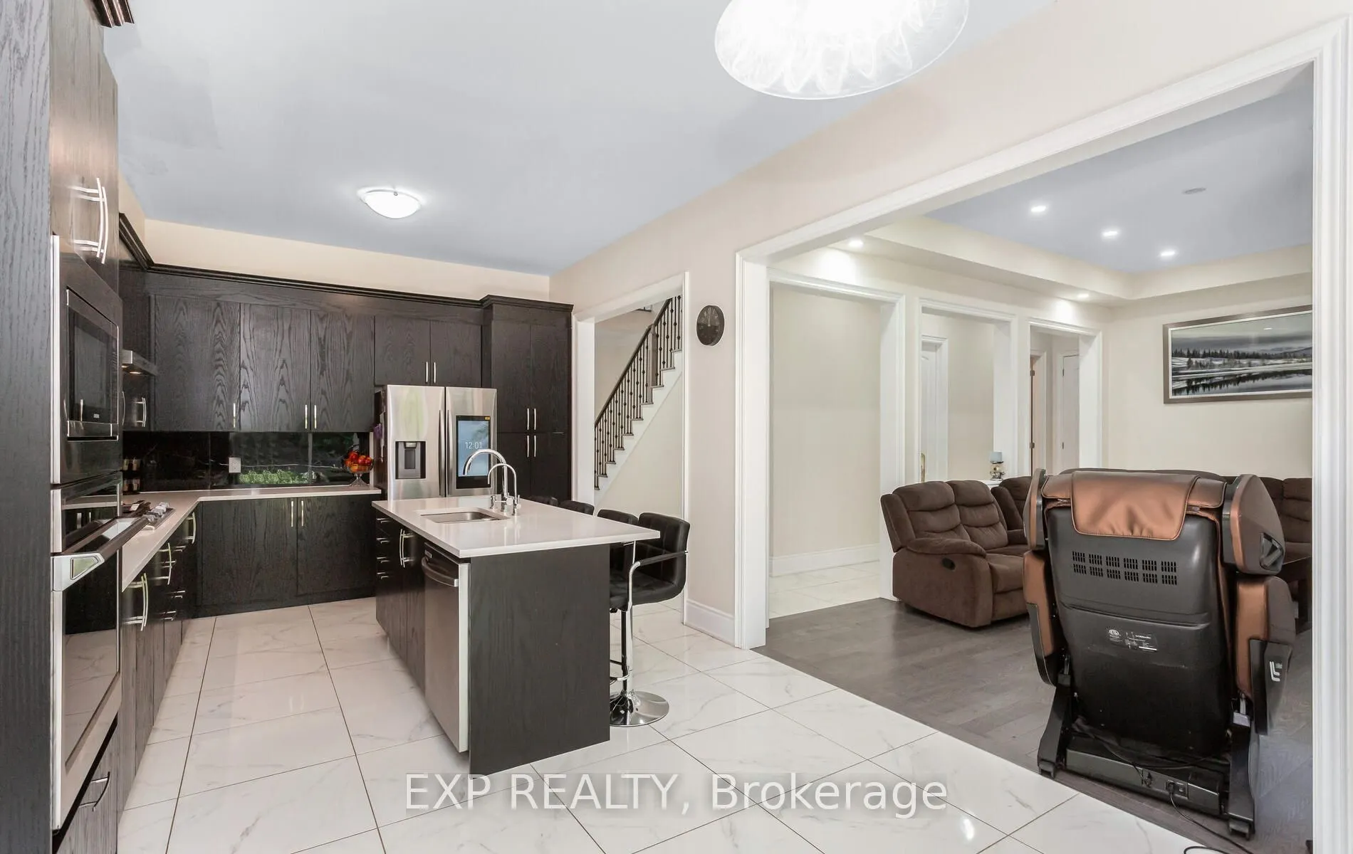 32 Daisy Meadow Crescent
