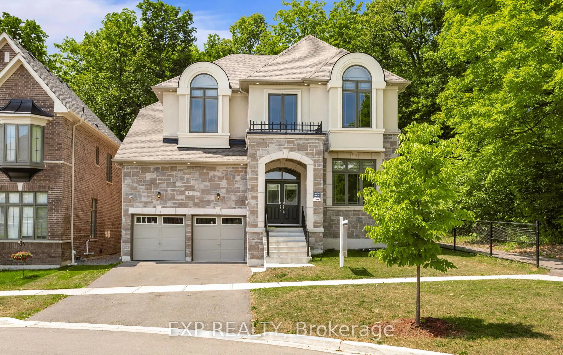 32 Daisy Meadow Crescent