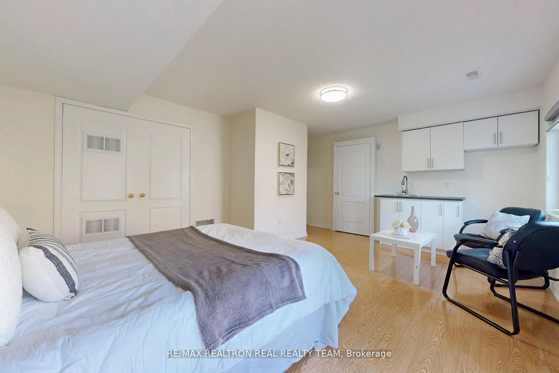 5773 Tiz Road