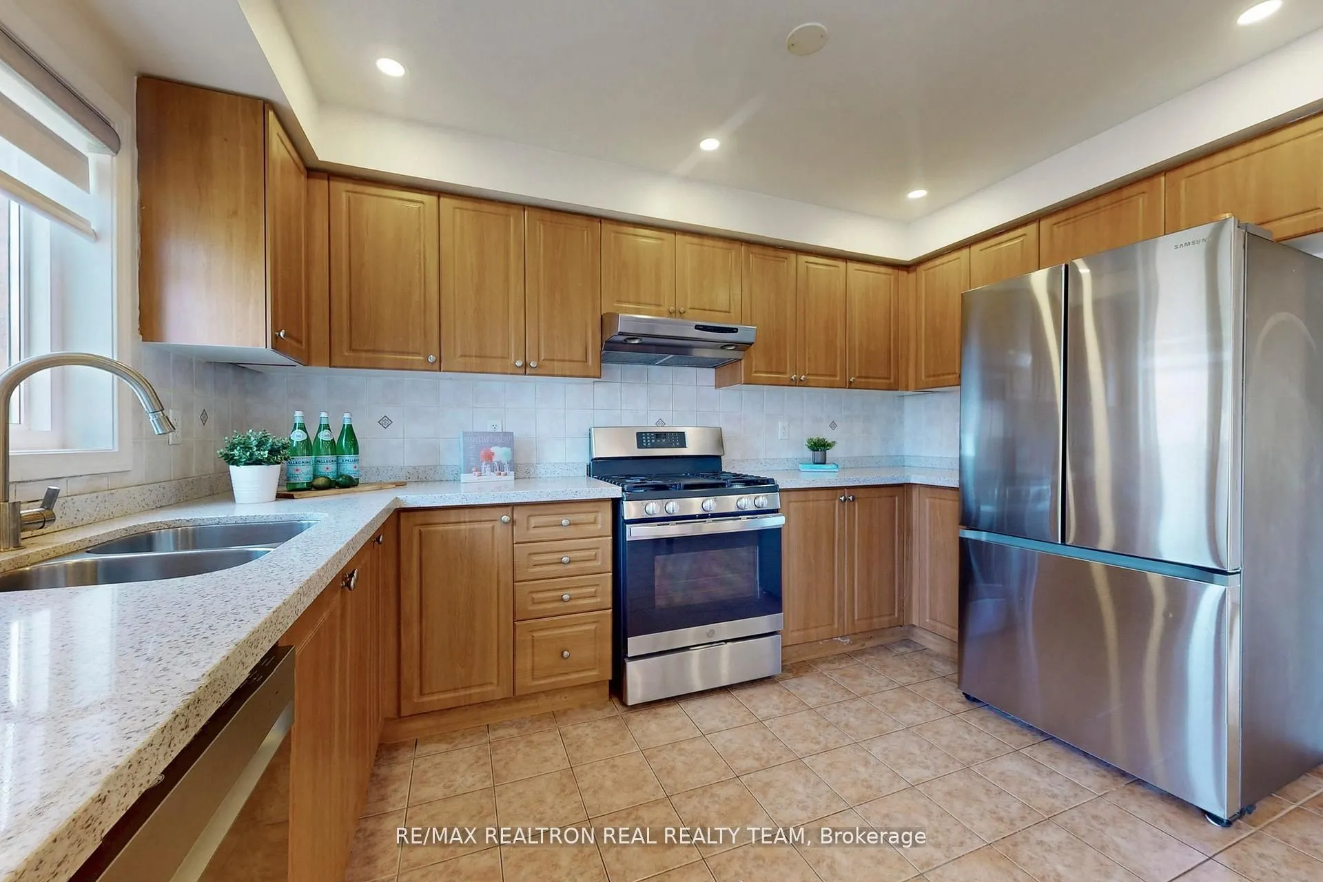 5773 Tiz Road