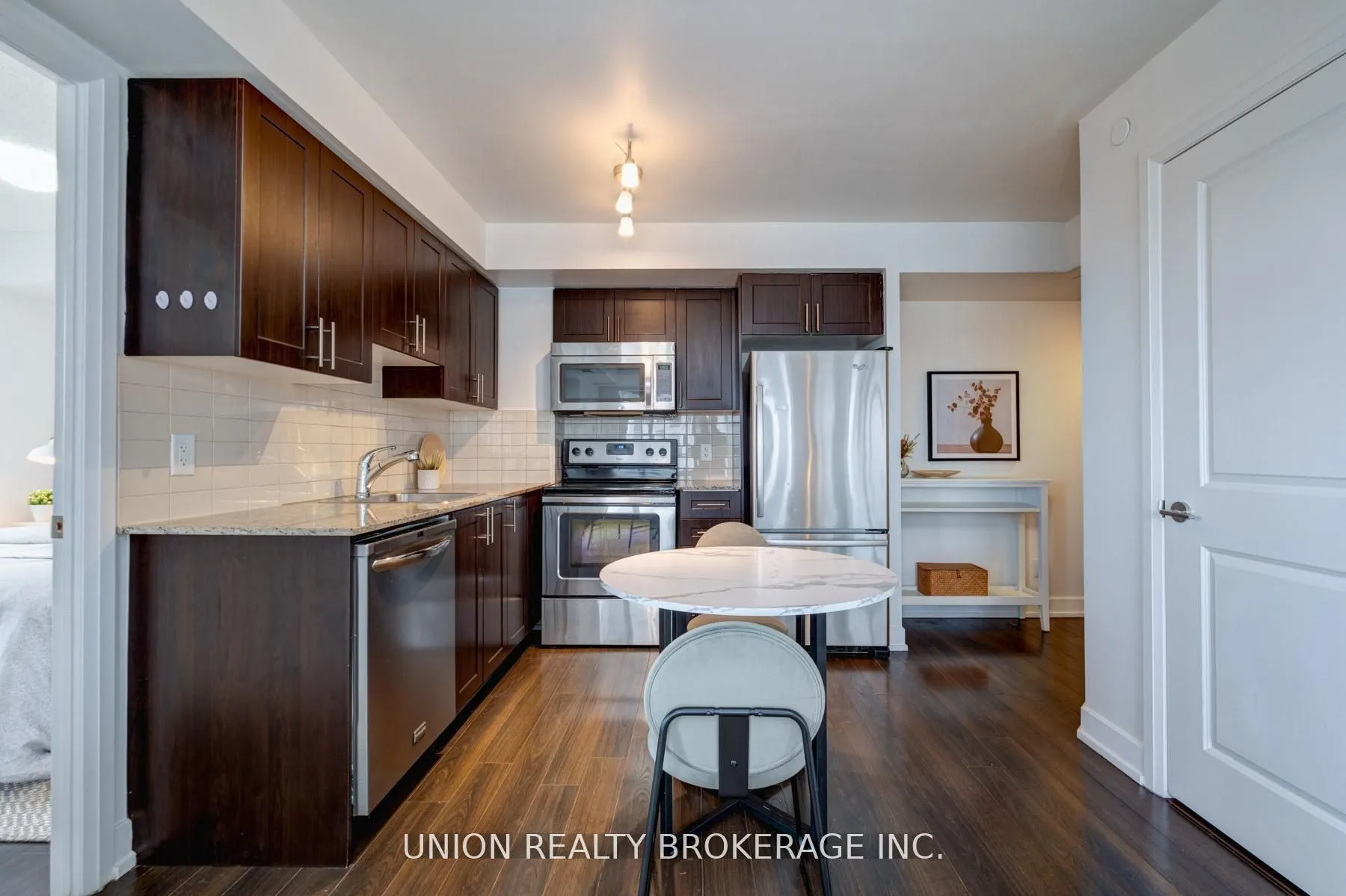 2 Eva Road, #824