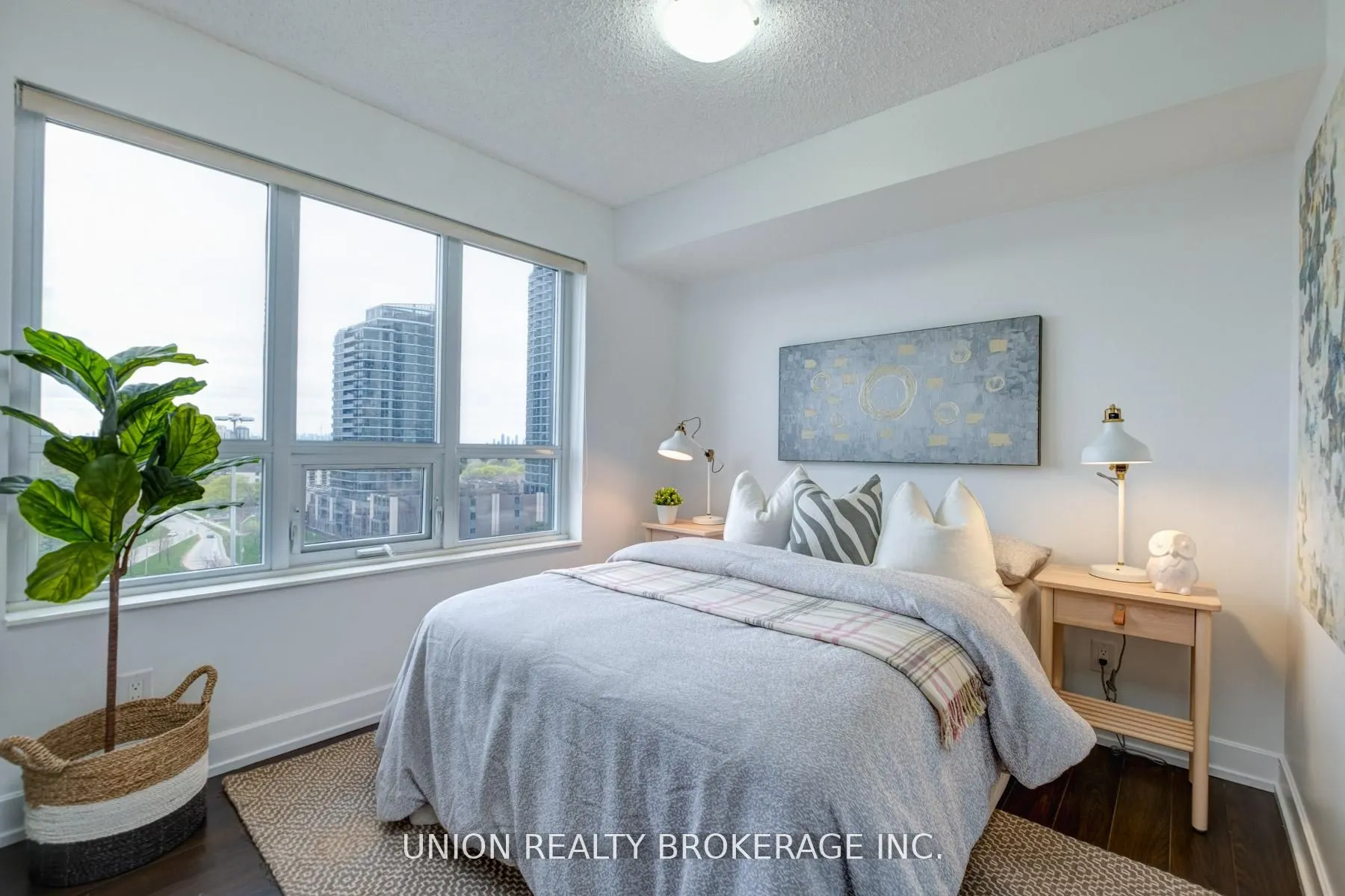 2 Eva Road, #824