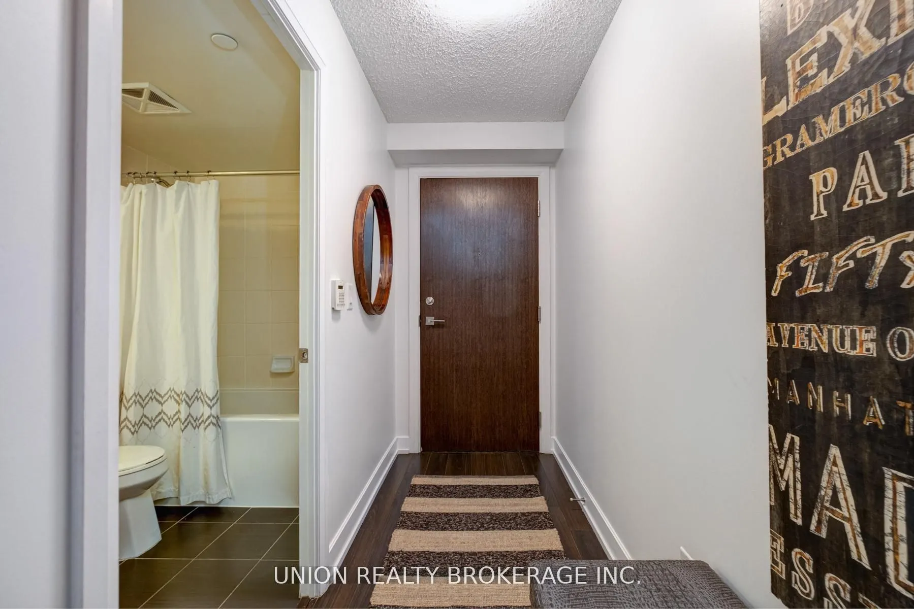 2 Eva Road, #824