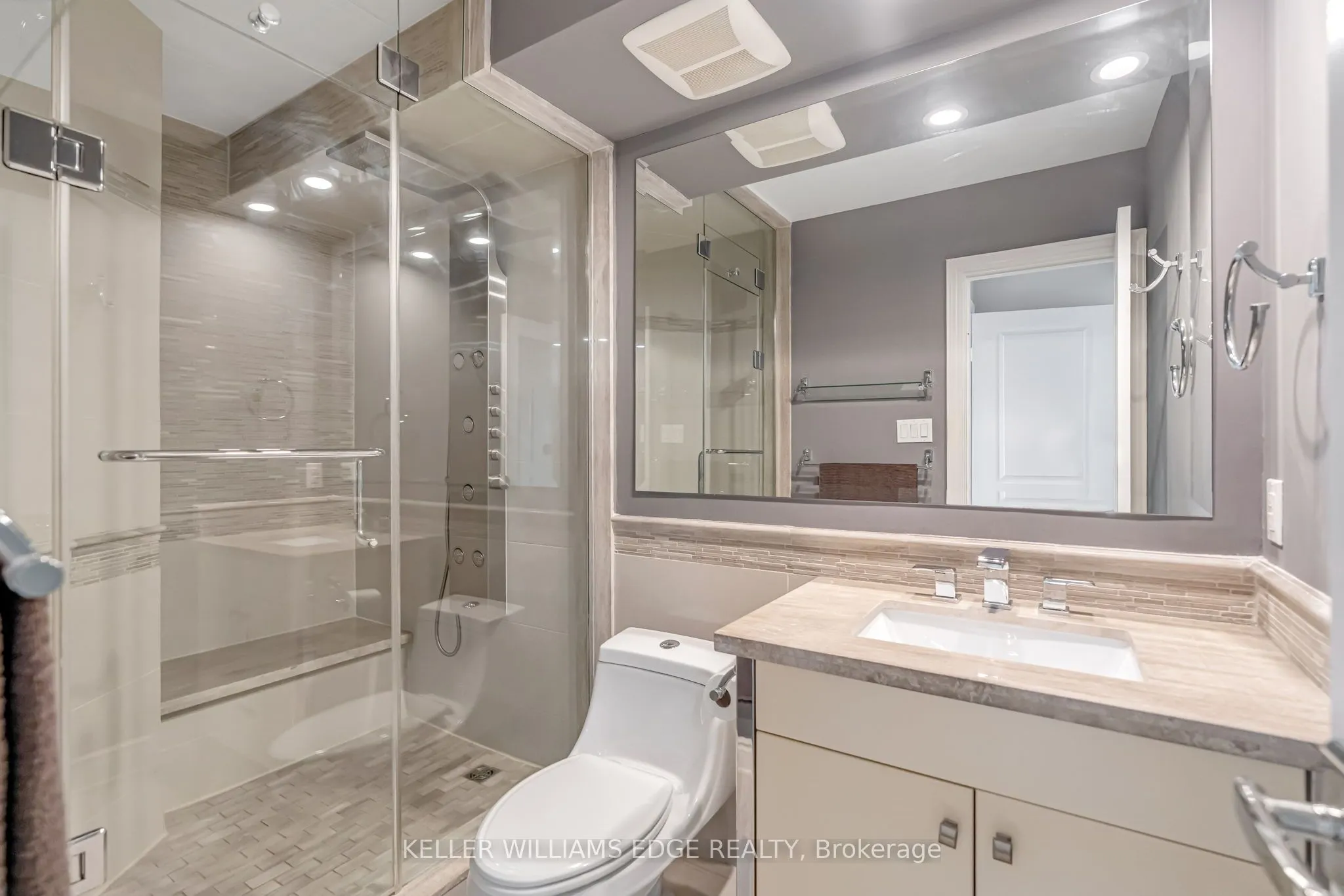 66 High Street E, #904