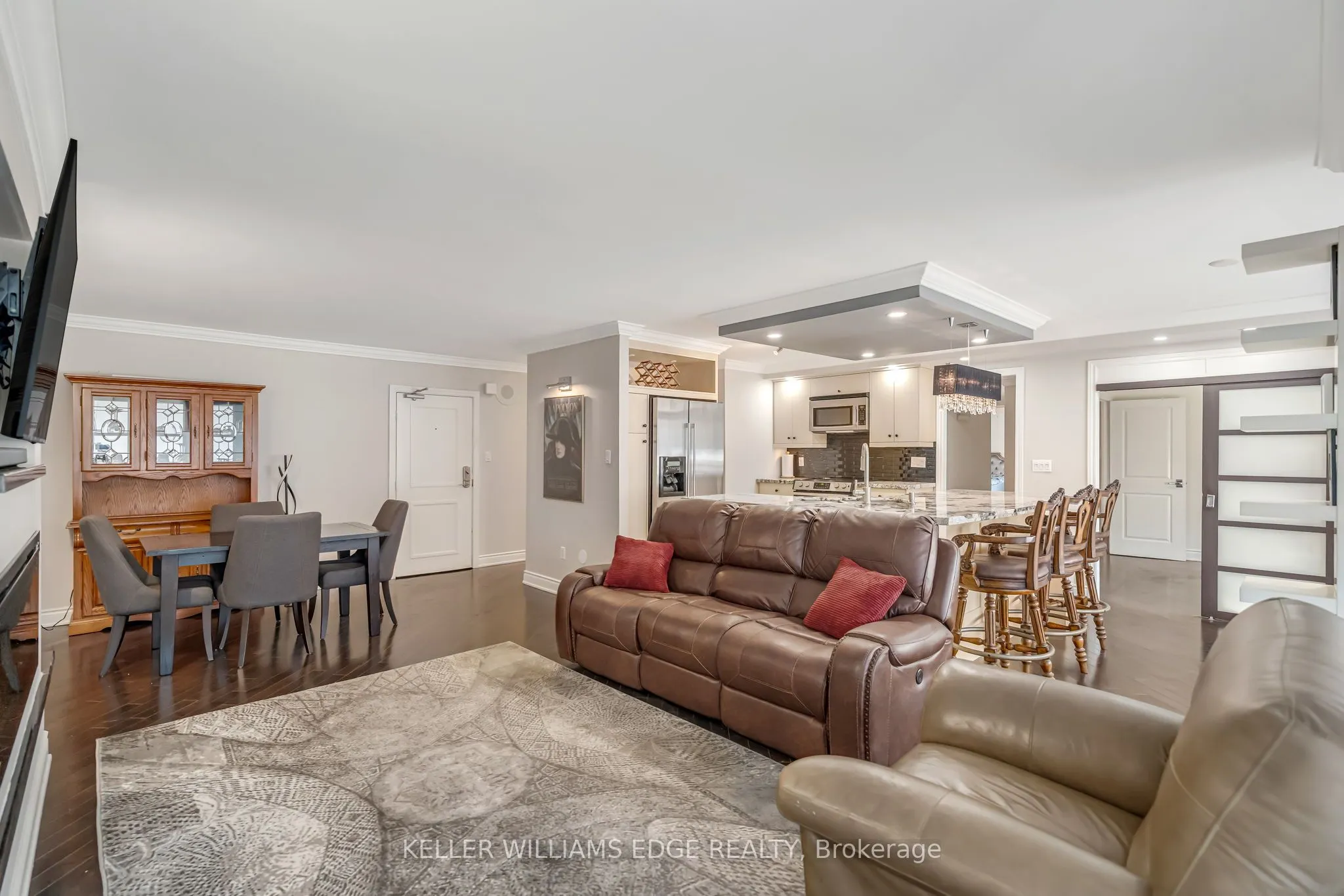 66 High Street E, #904