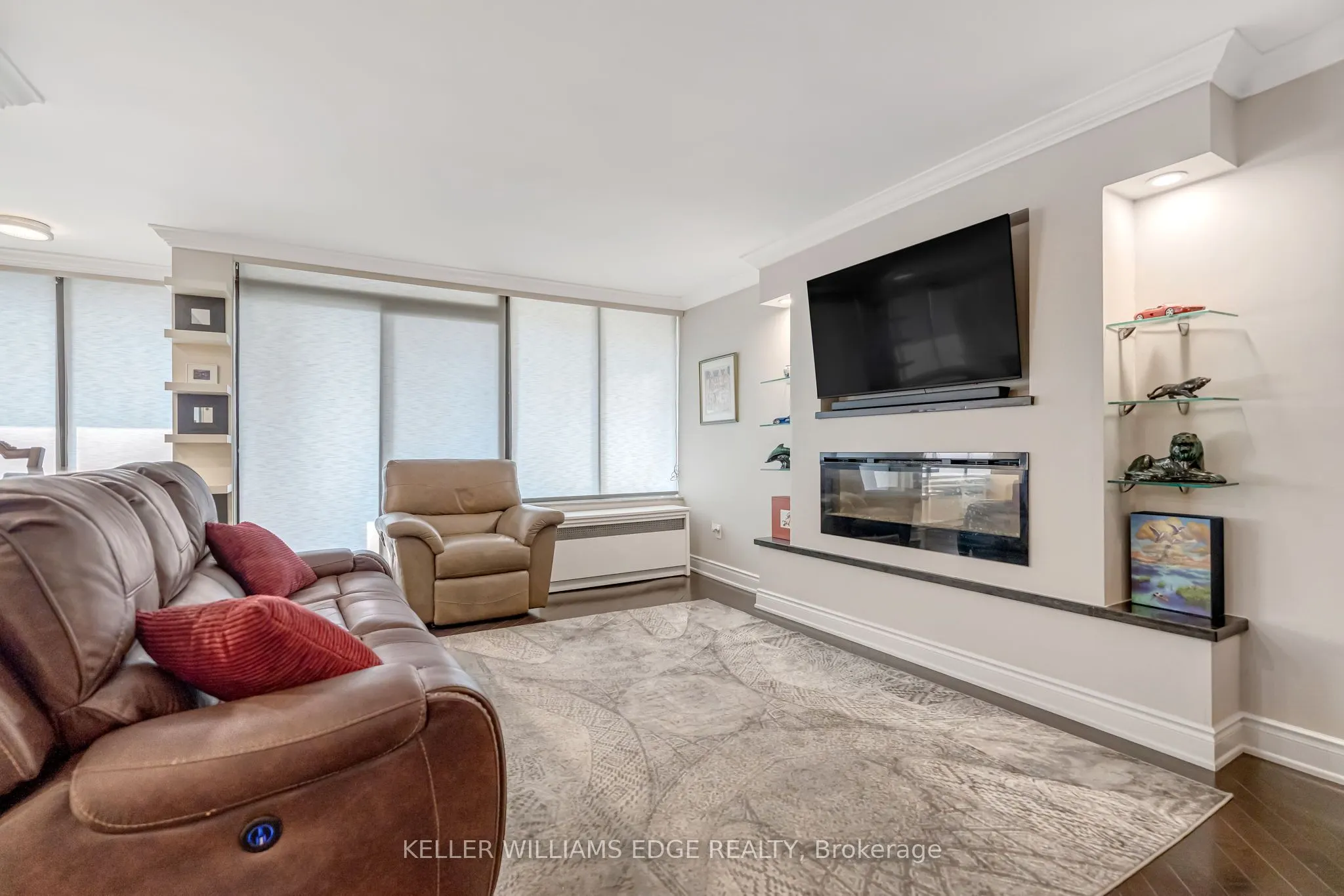 66 High Street E, #904