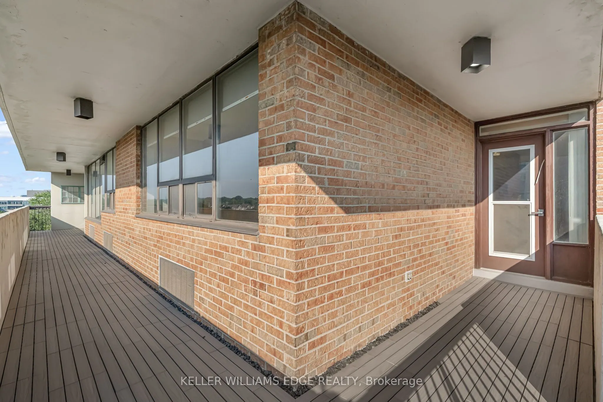 66 High Street E, #904