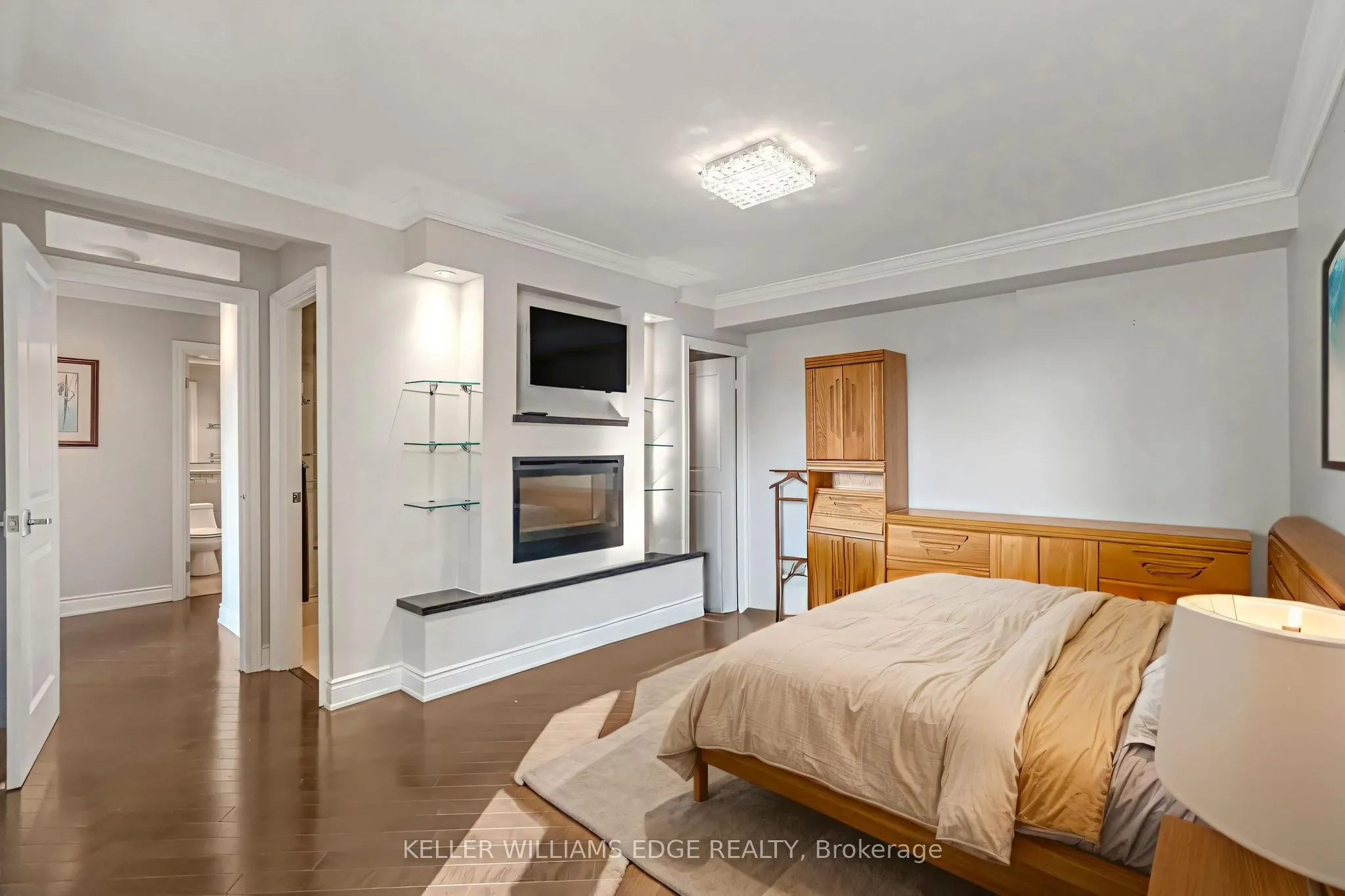 66 High Street E, #904
