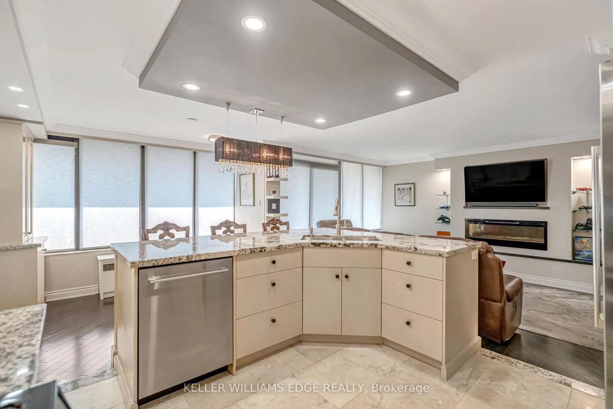 66 High Street E, #904