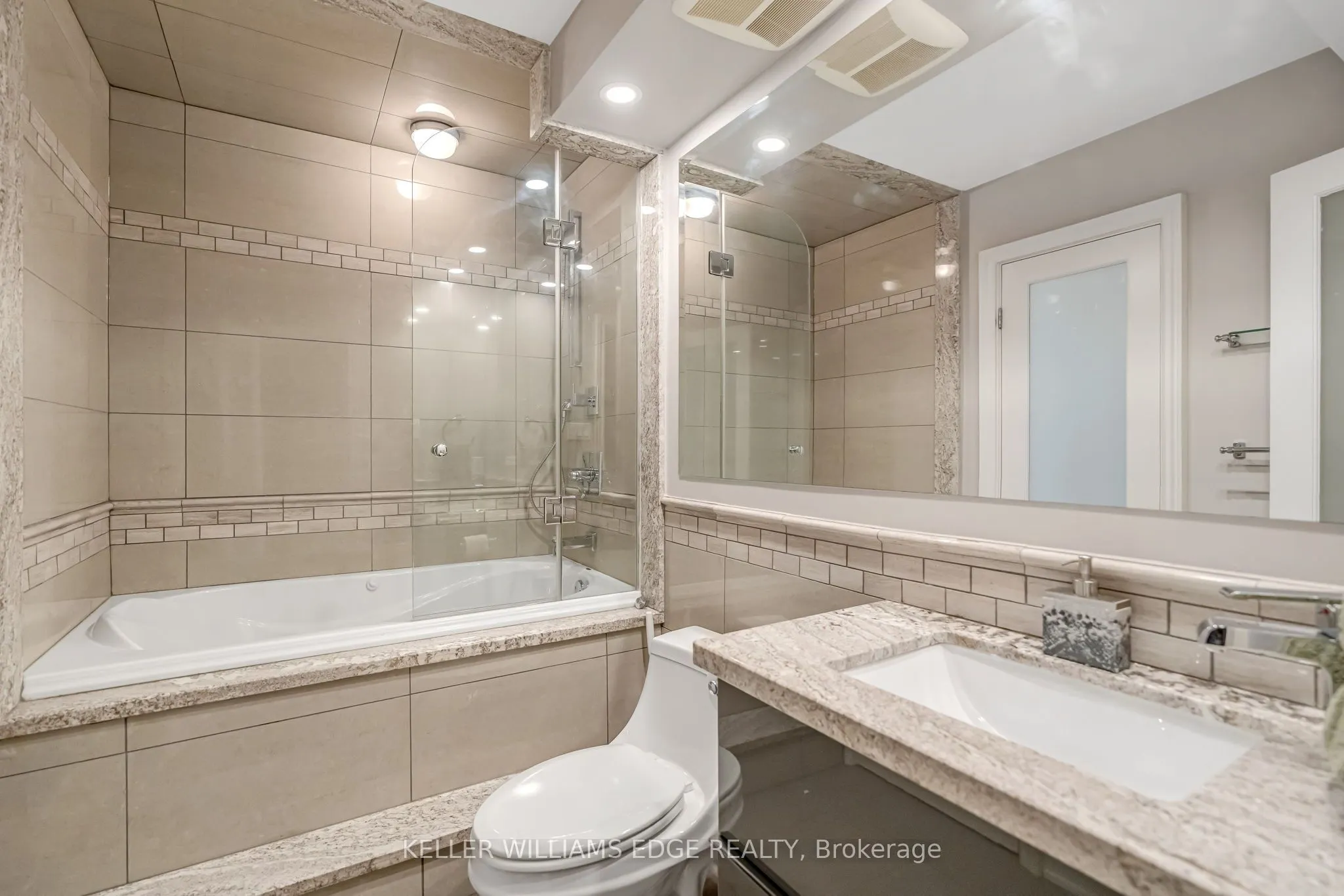 66 High Street E, #904