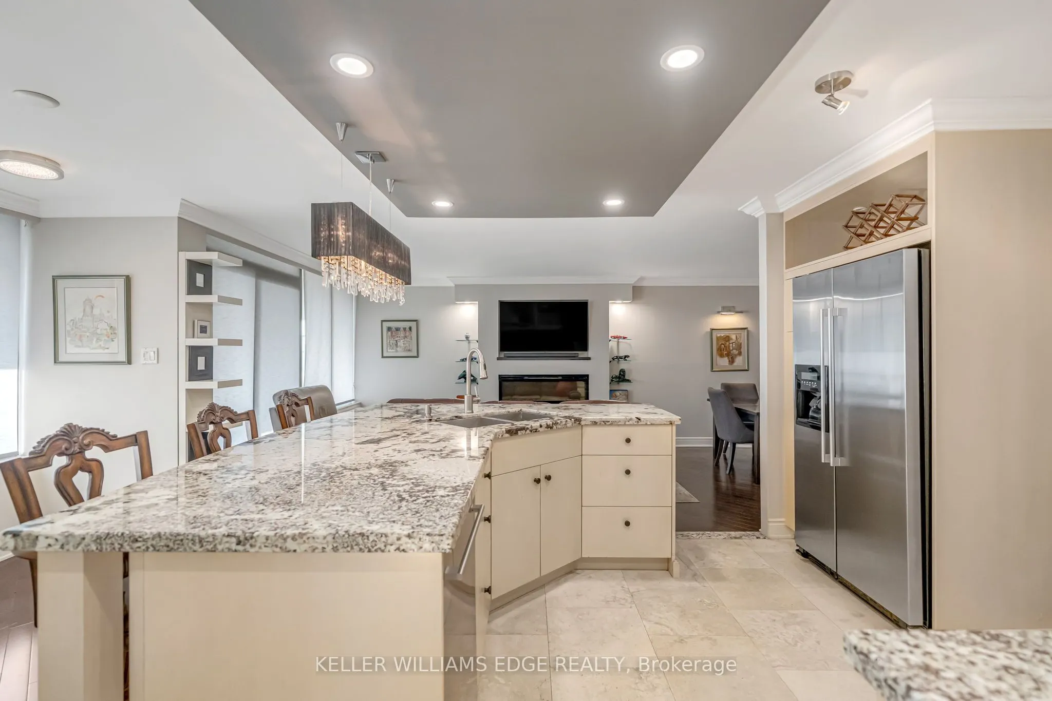 66 High Street E, #904