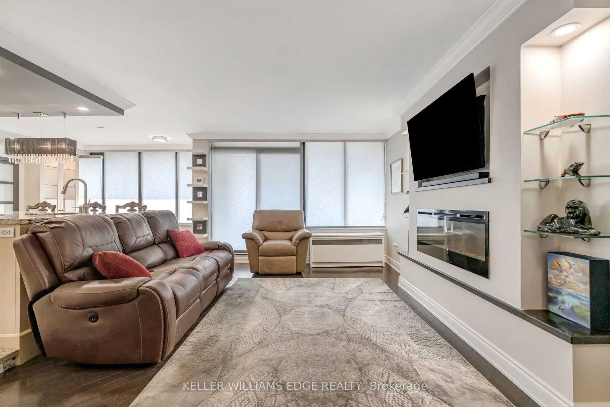 66 High Street E, #904