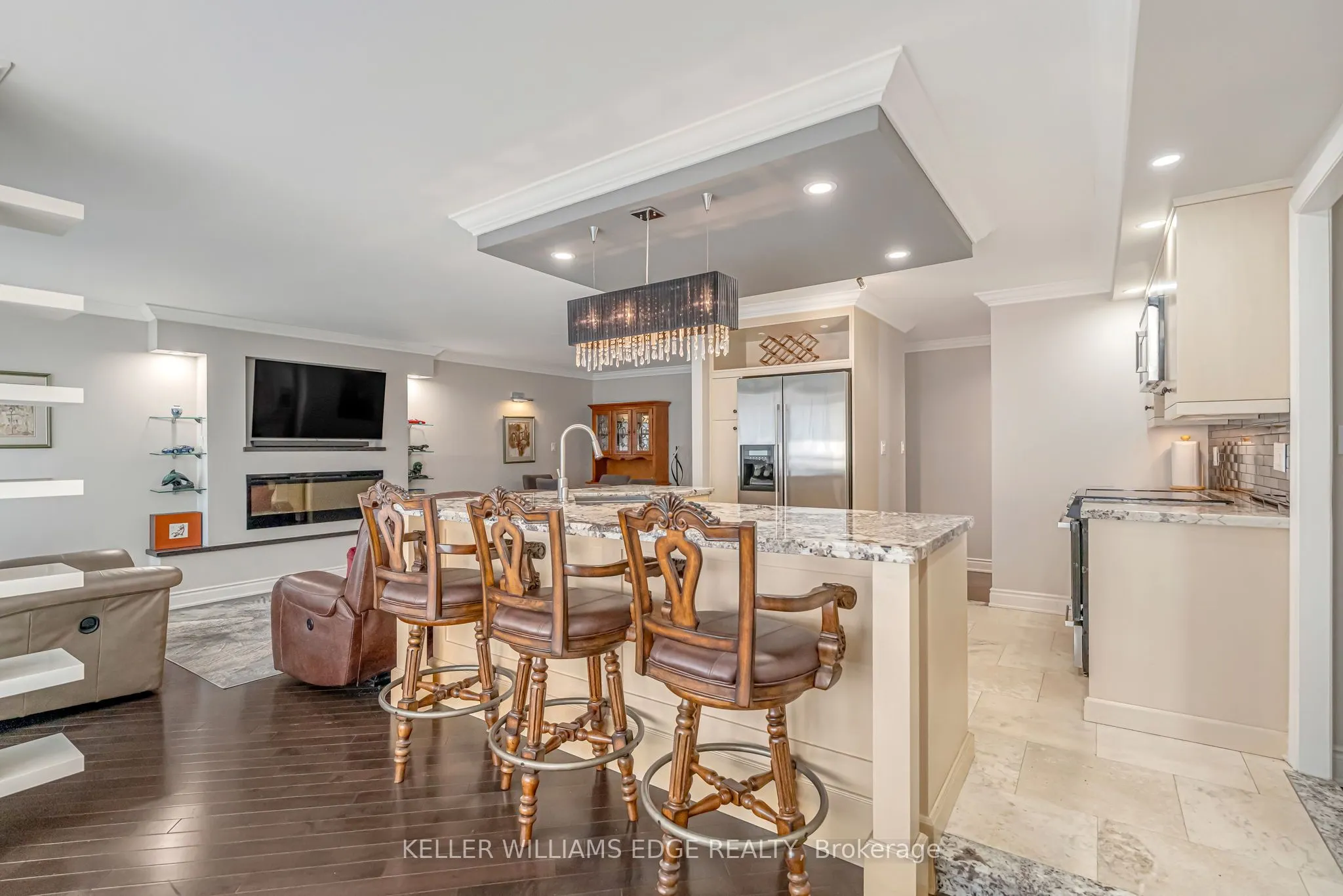 66 High Street E, #904