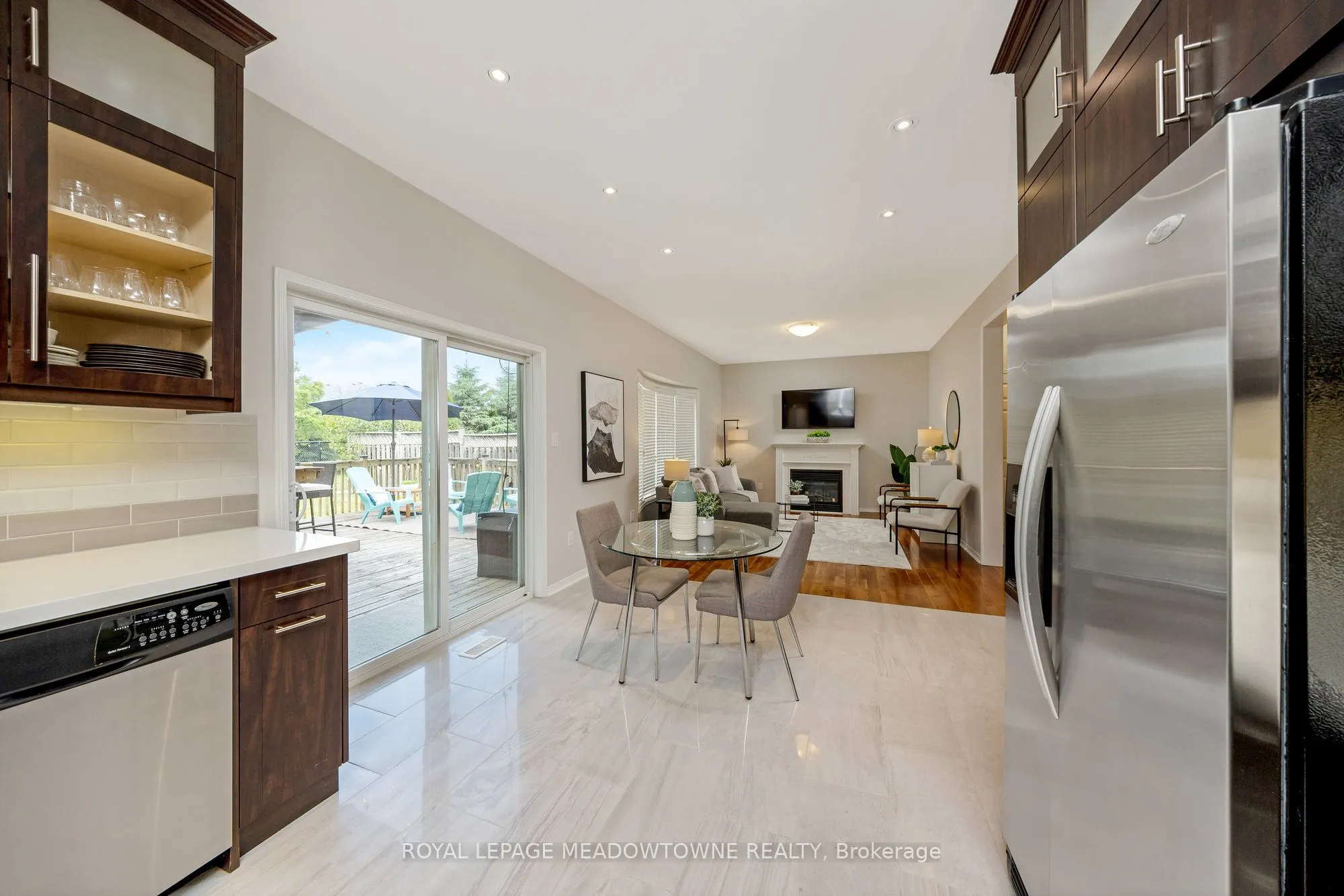 996 Vickerman Way