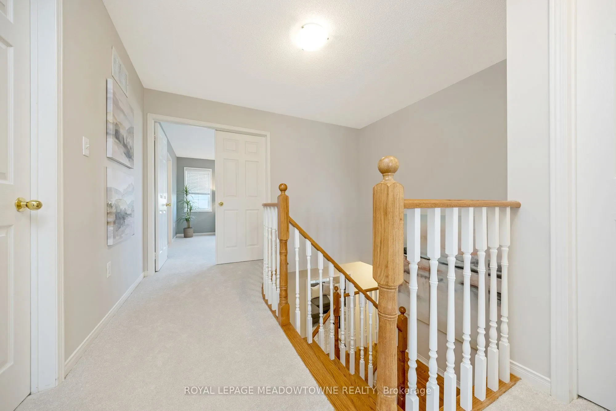996 Vickerman Way