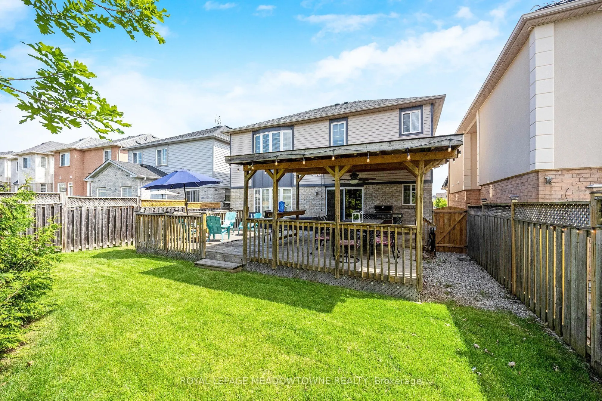 996 Vickerman Way