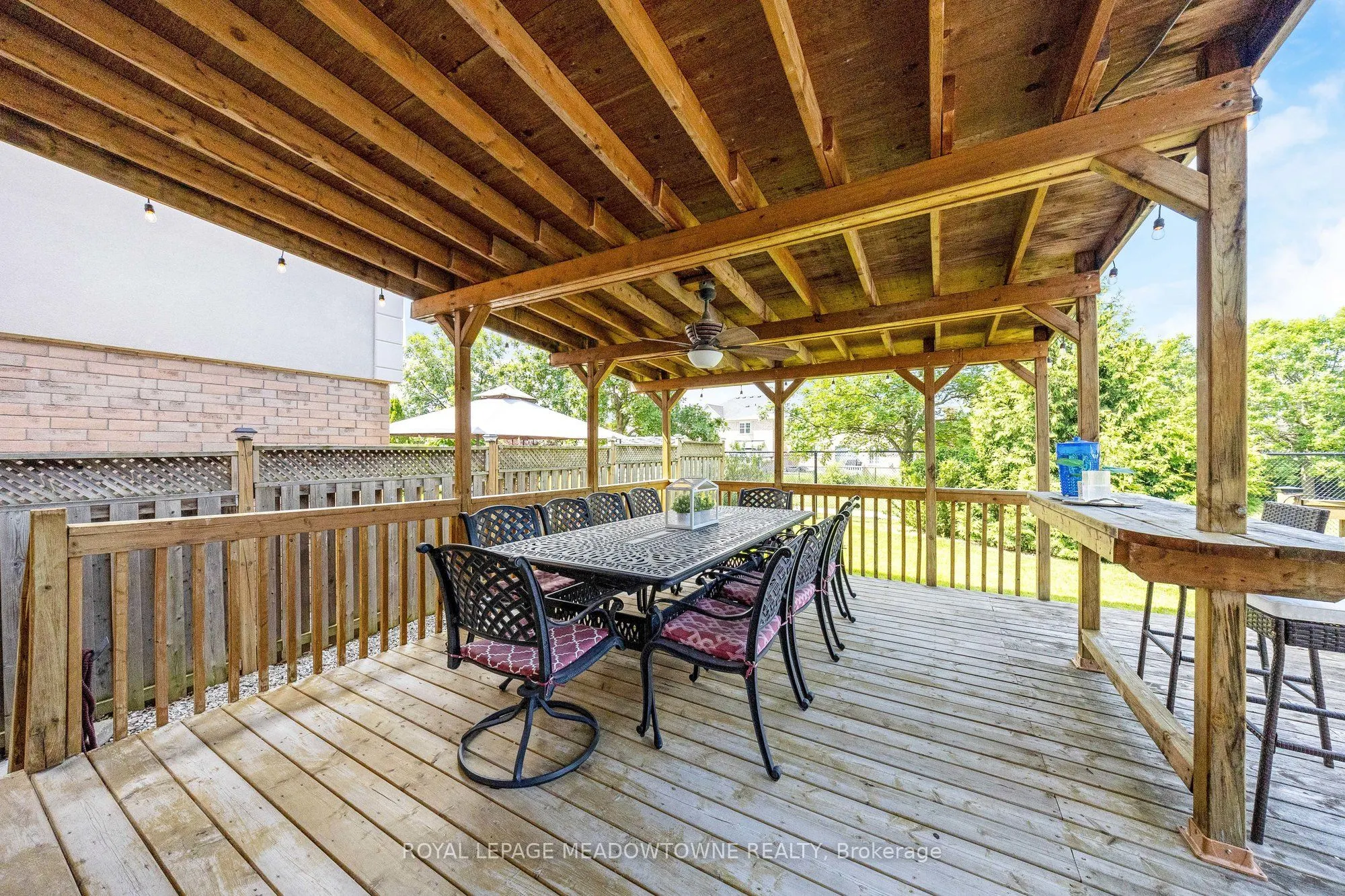 996 Vickerman Way