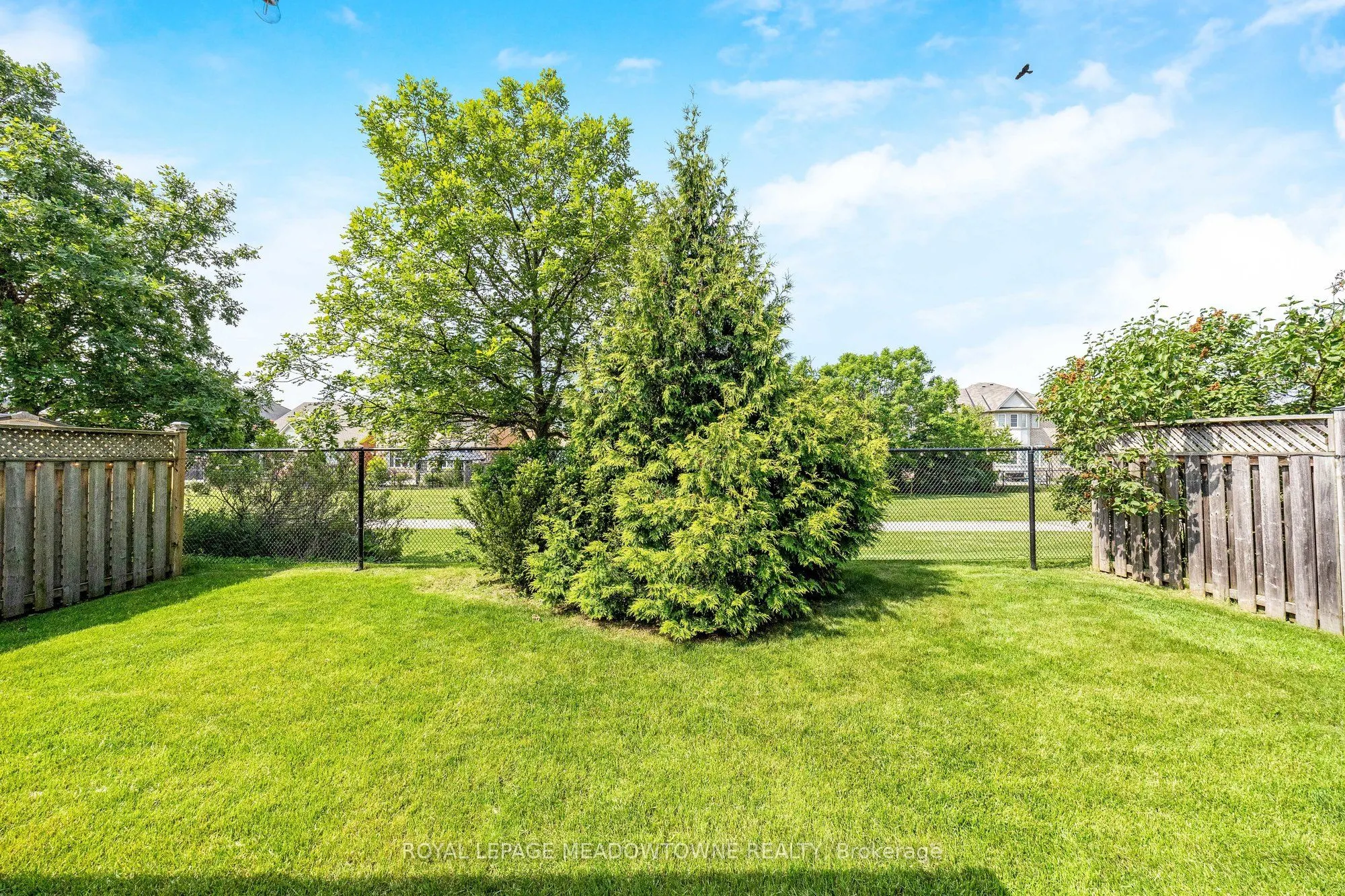 996 Vickerman Way