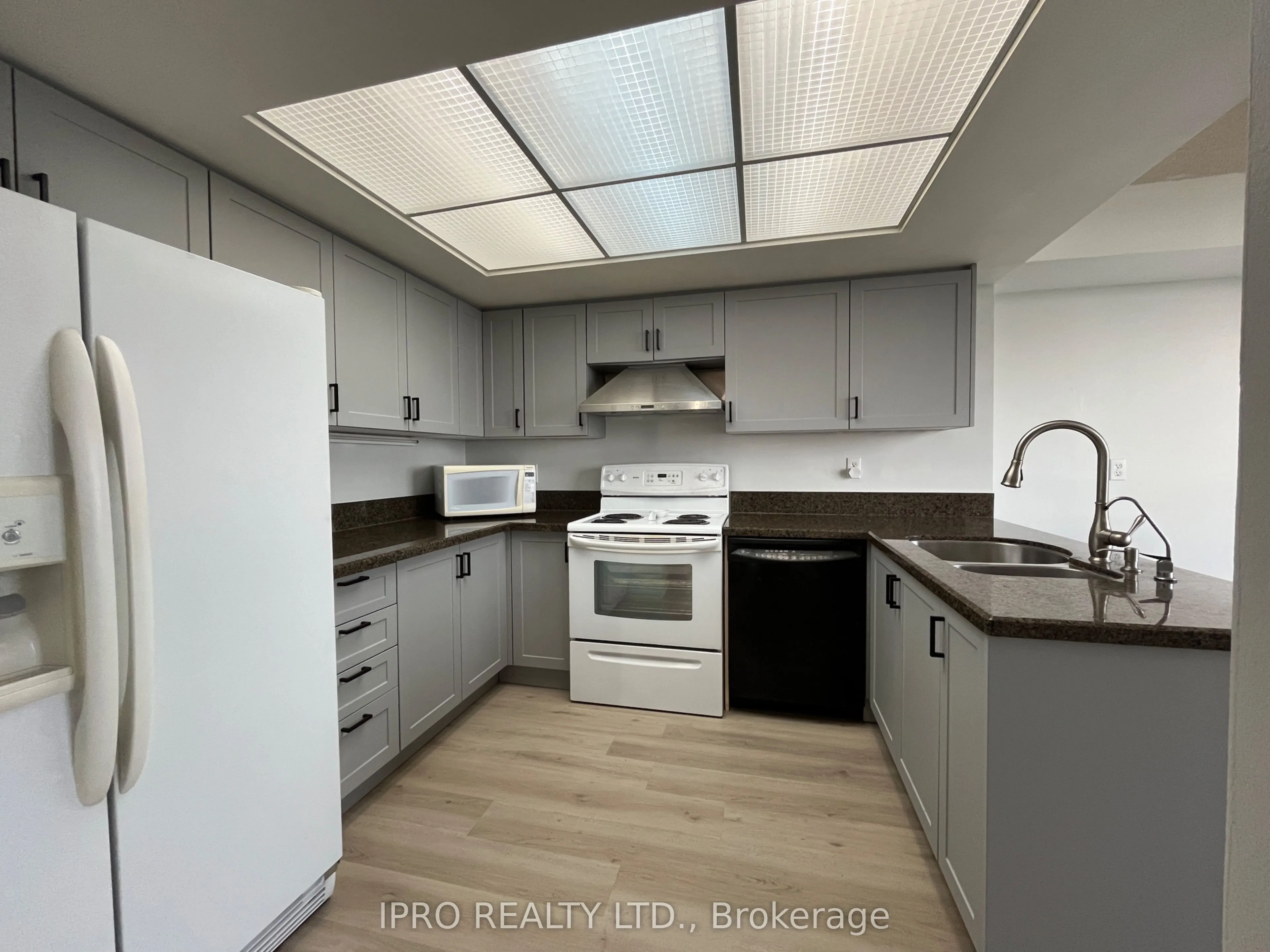 45 Kingsbridge Garden Circle, #2805