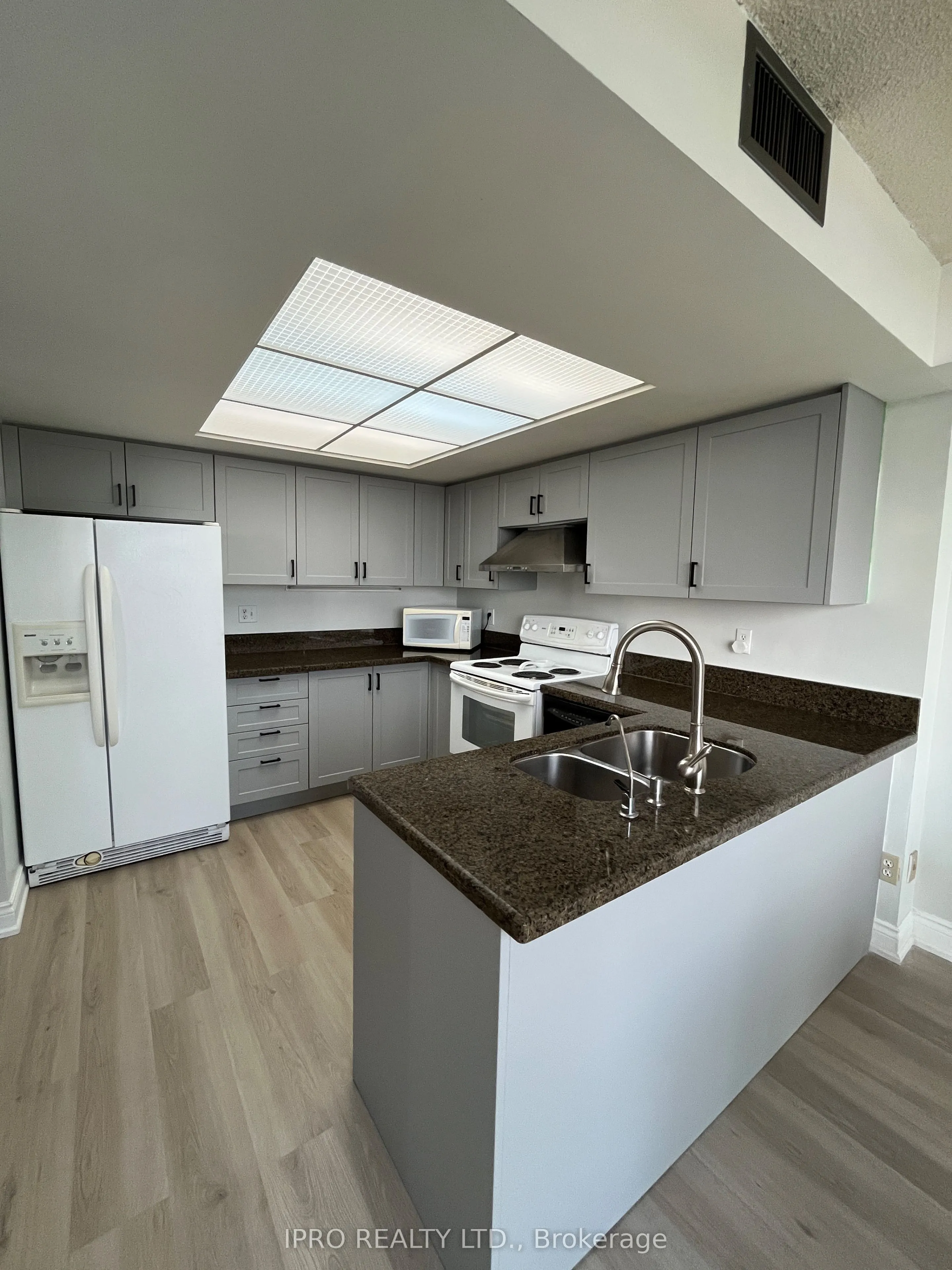 45 Kingsbridge Garden Circle, #2805