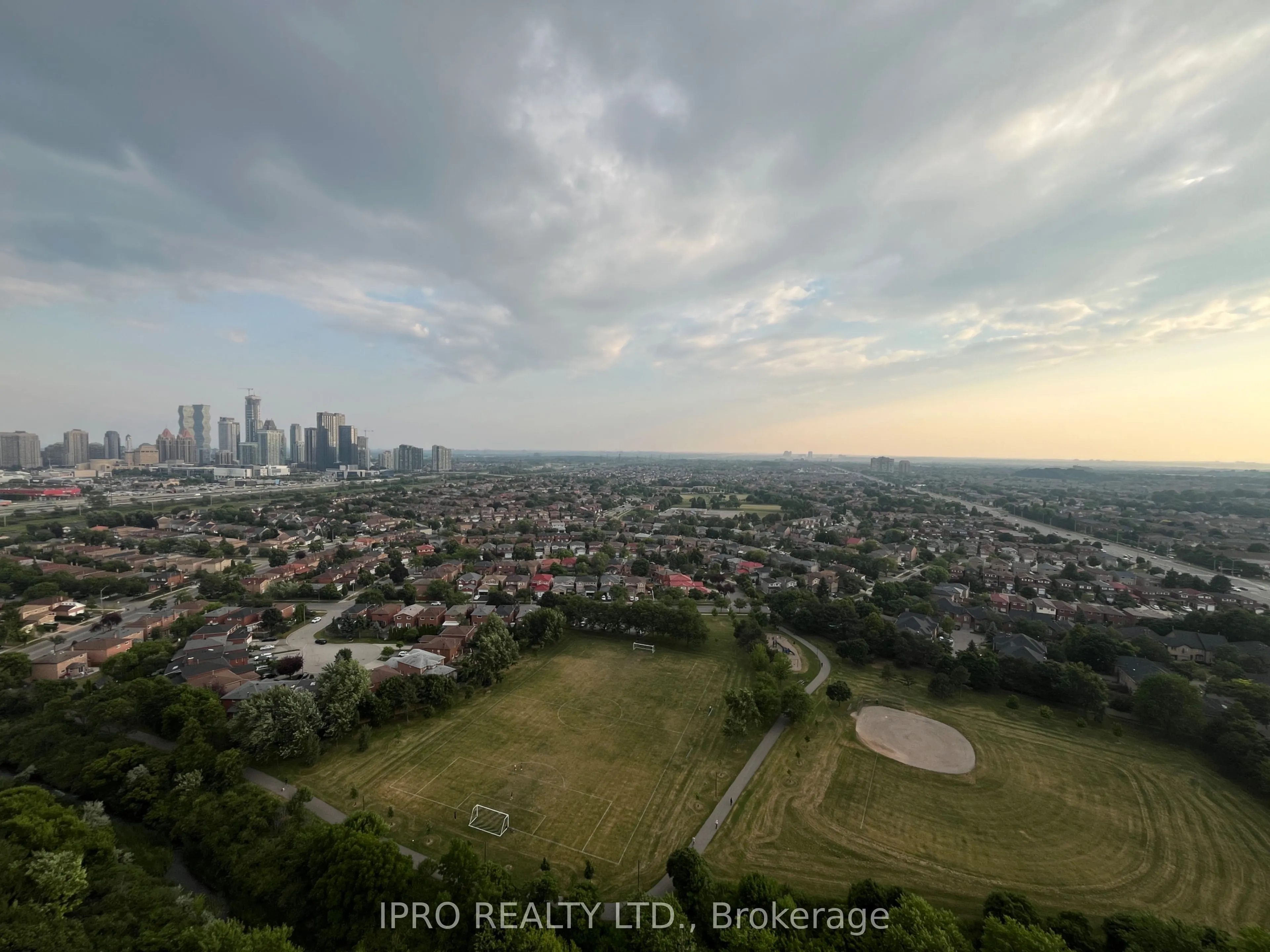 45 Kingsbridge Garden Circle, #2805