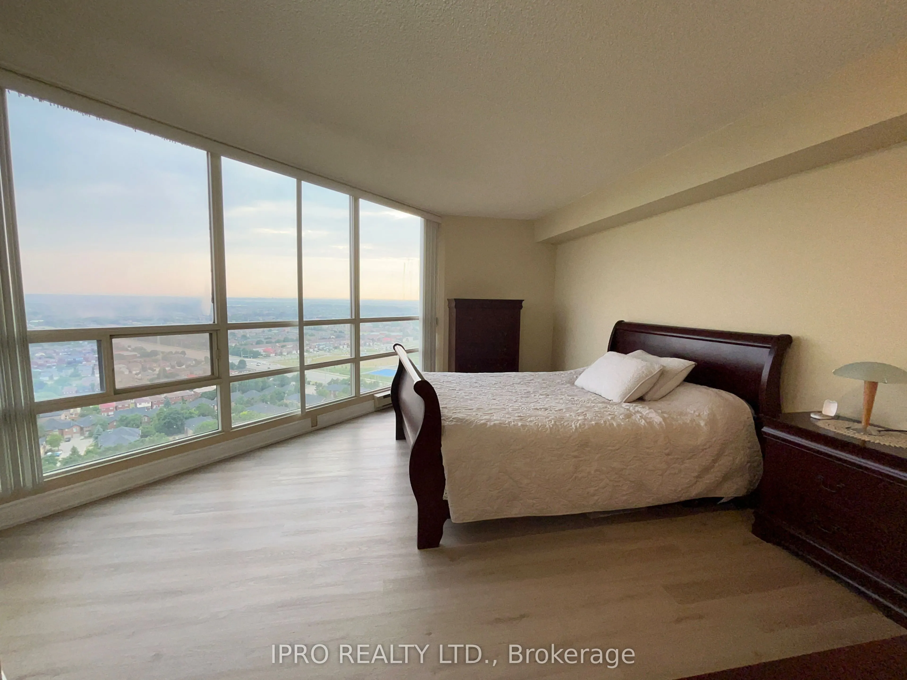 45 Kingsbridge Garden Circle, #2805