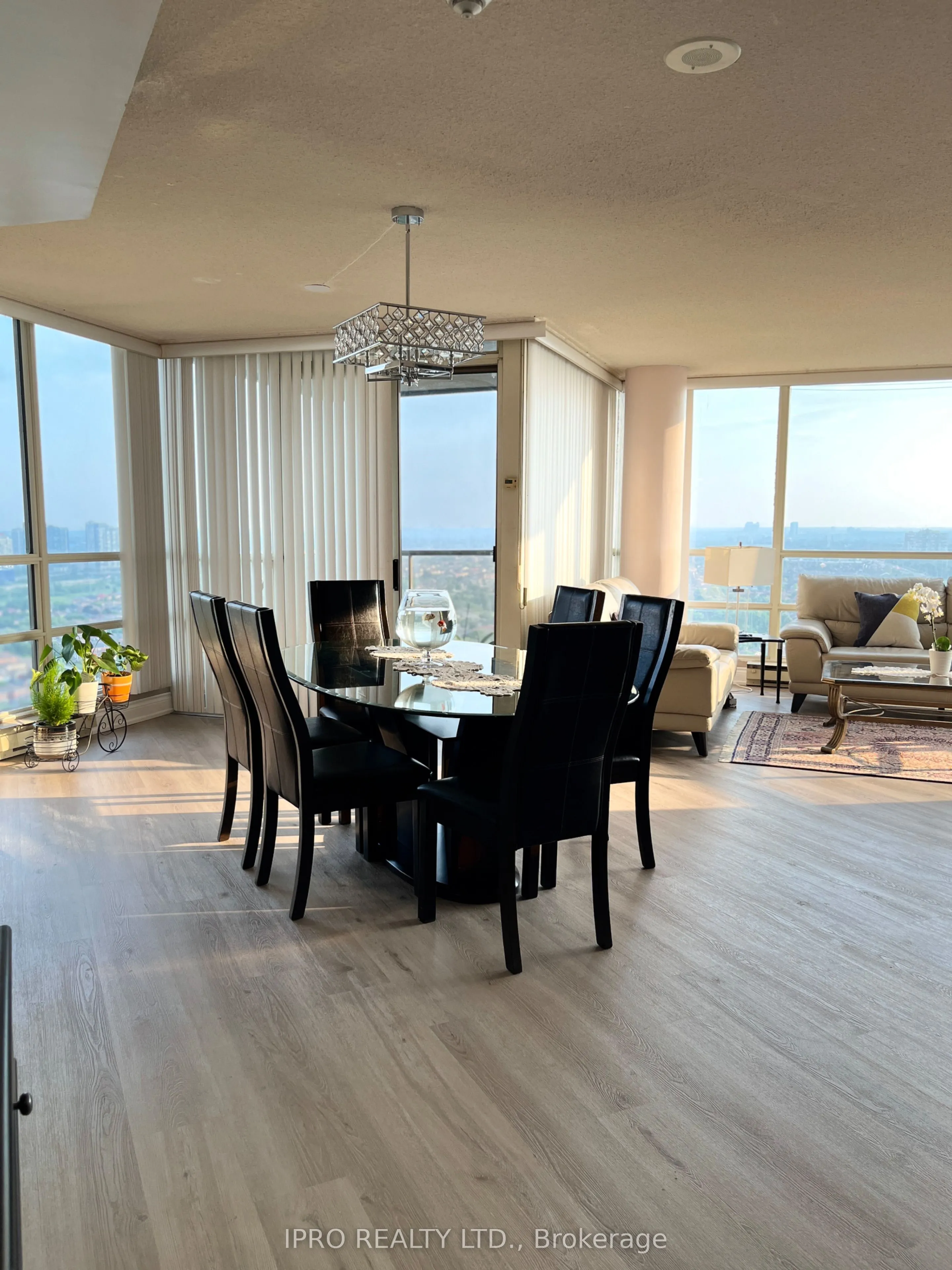 45 Kingsbridge Garden Circle, #2805