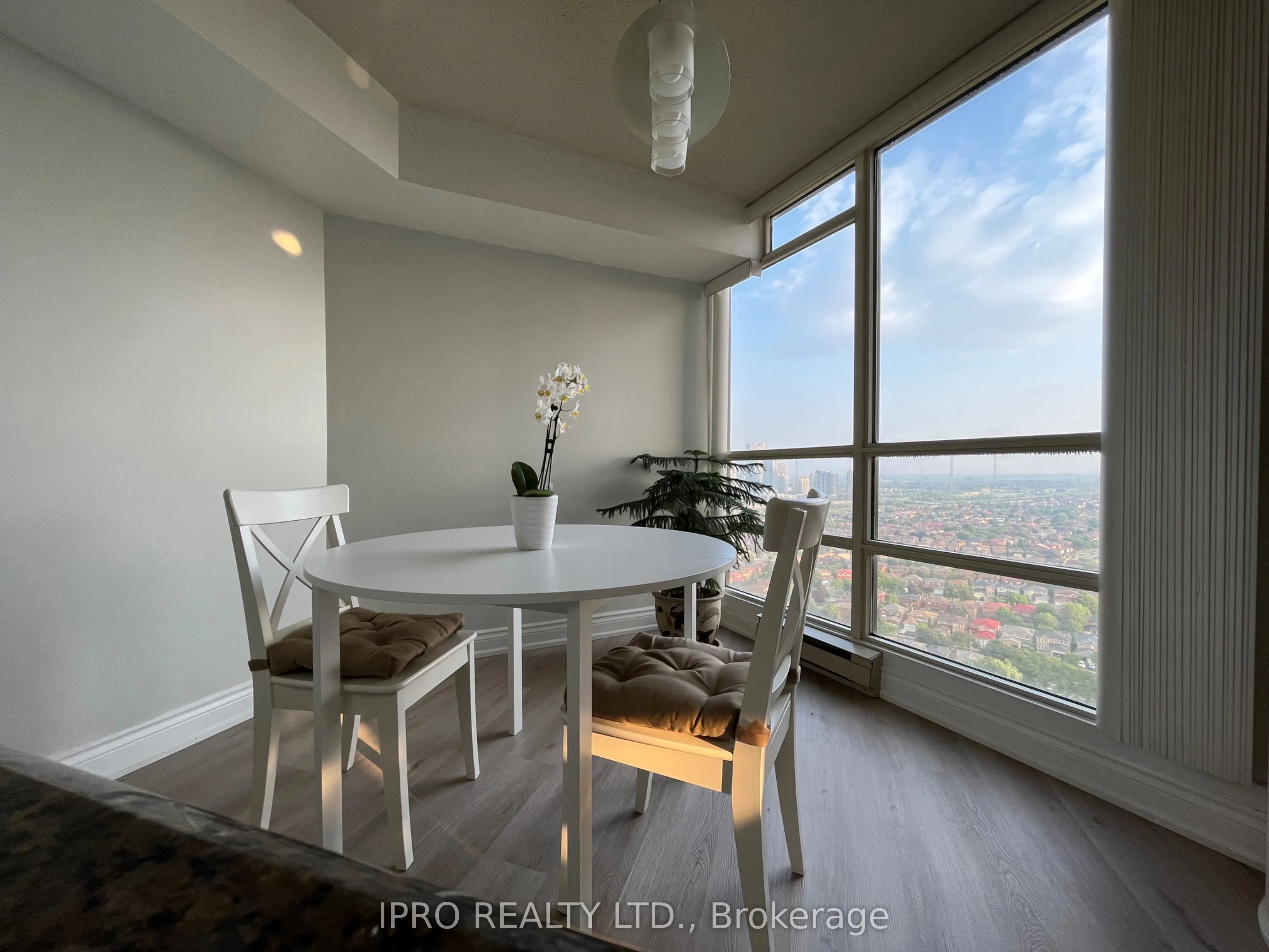 45 Kingsbridge Garden Circle, #2805