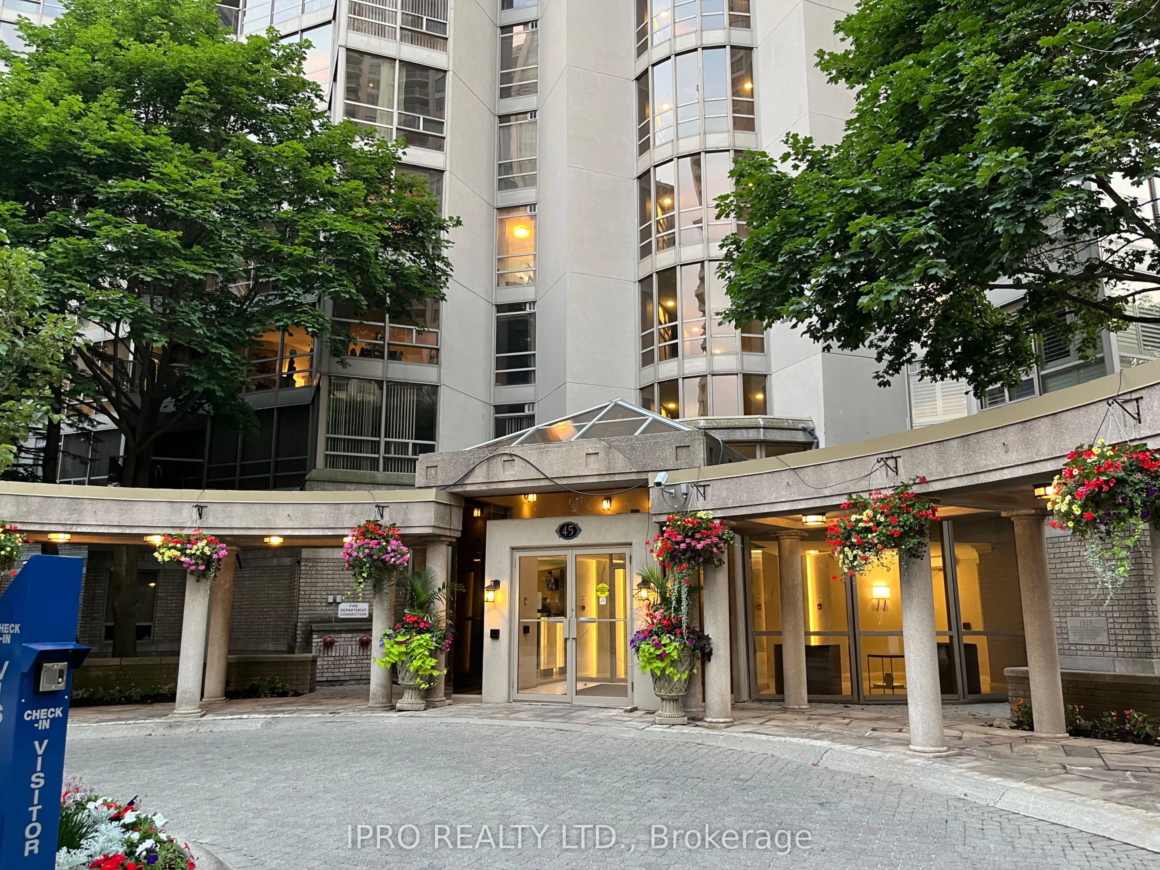 45 Kingsbridge Garden Circle, #2805