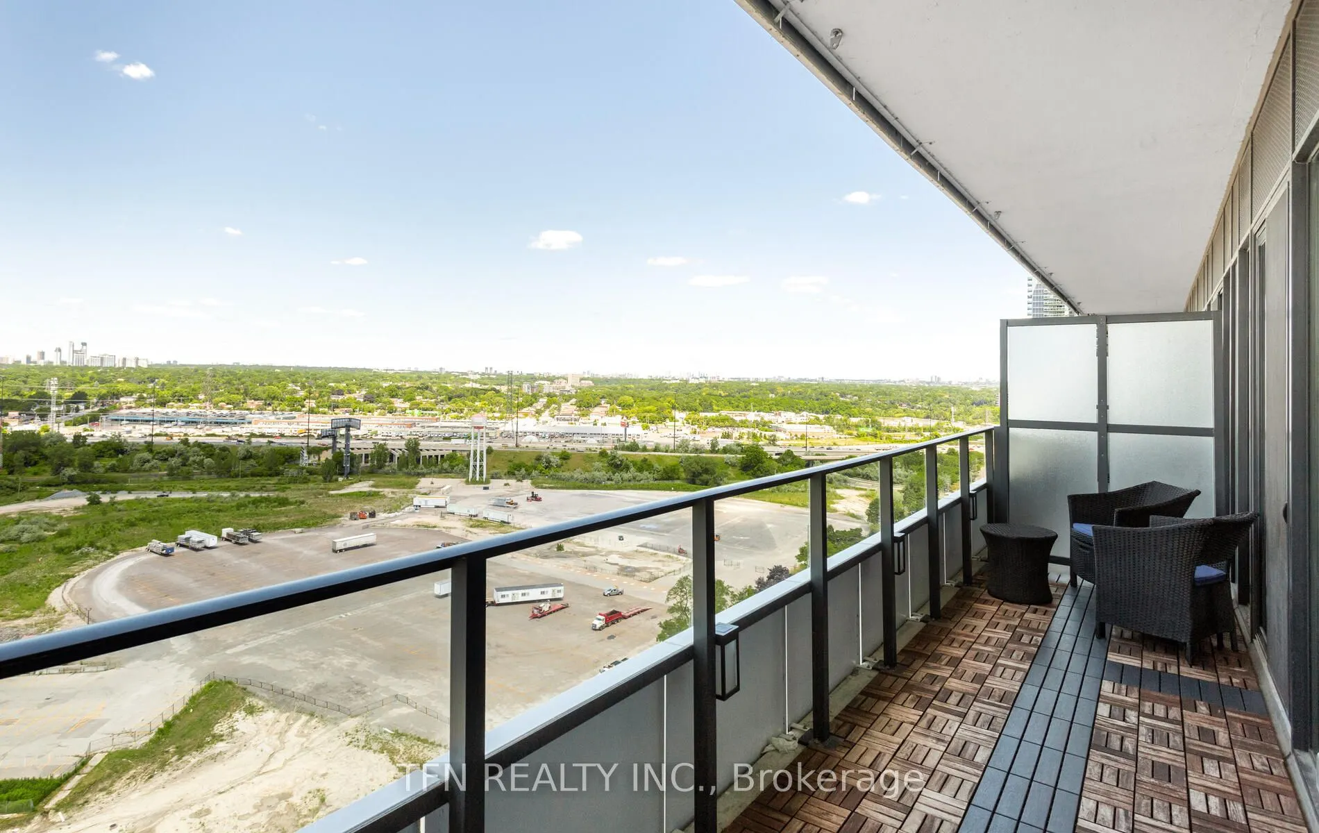 30 Shore Breeze Drive, #2022