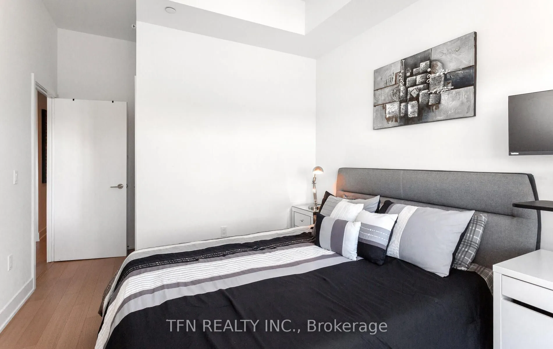 30 Shore Breeze Drive, #2022
