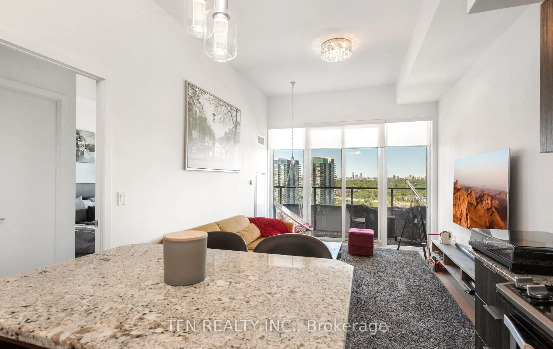30 Shore Breeze Drive, #2022