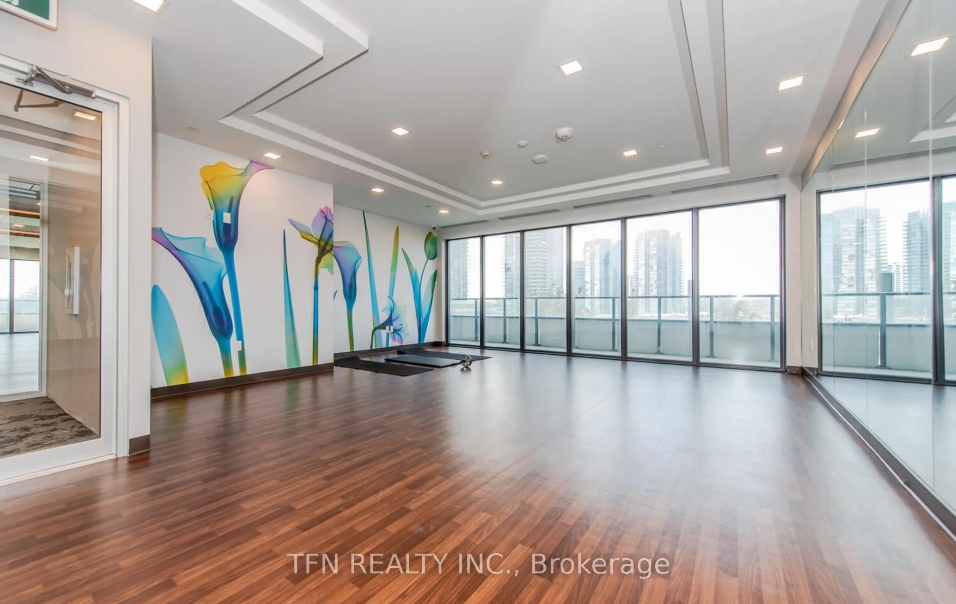 30 Shore Breeze Drive, #2022