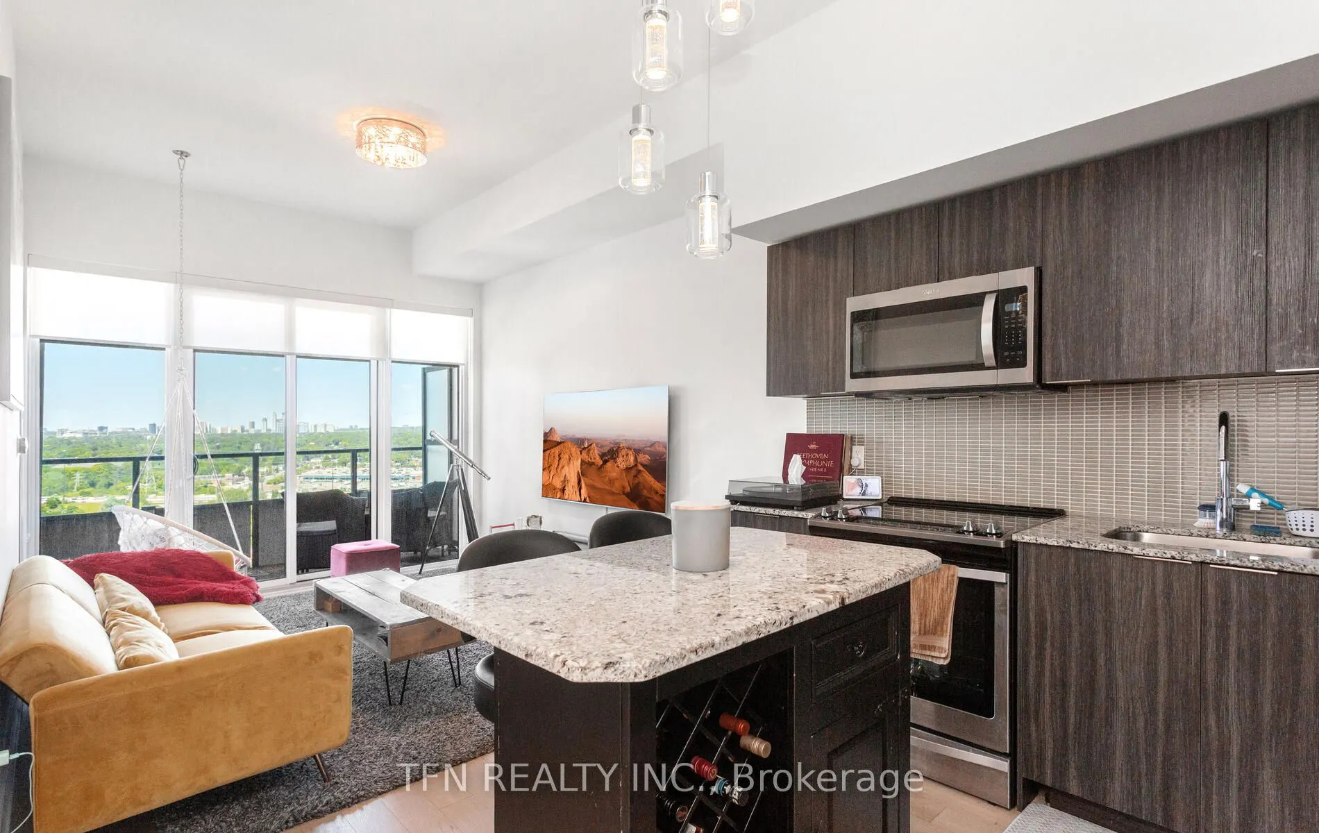 30 Shore Breeze Drive, #2022