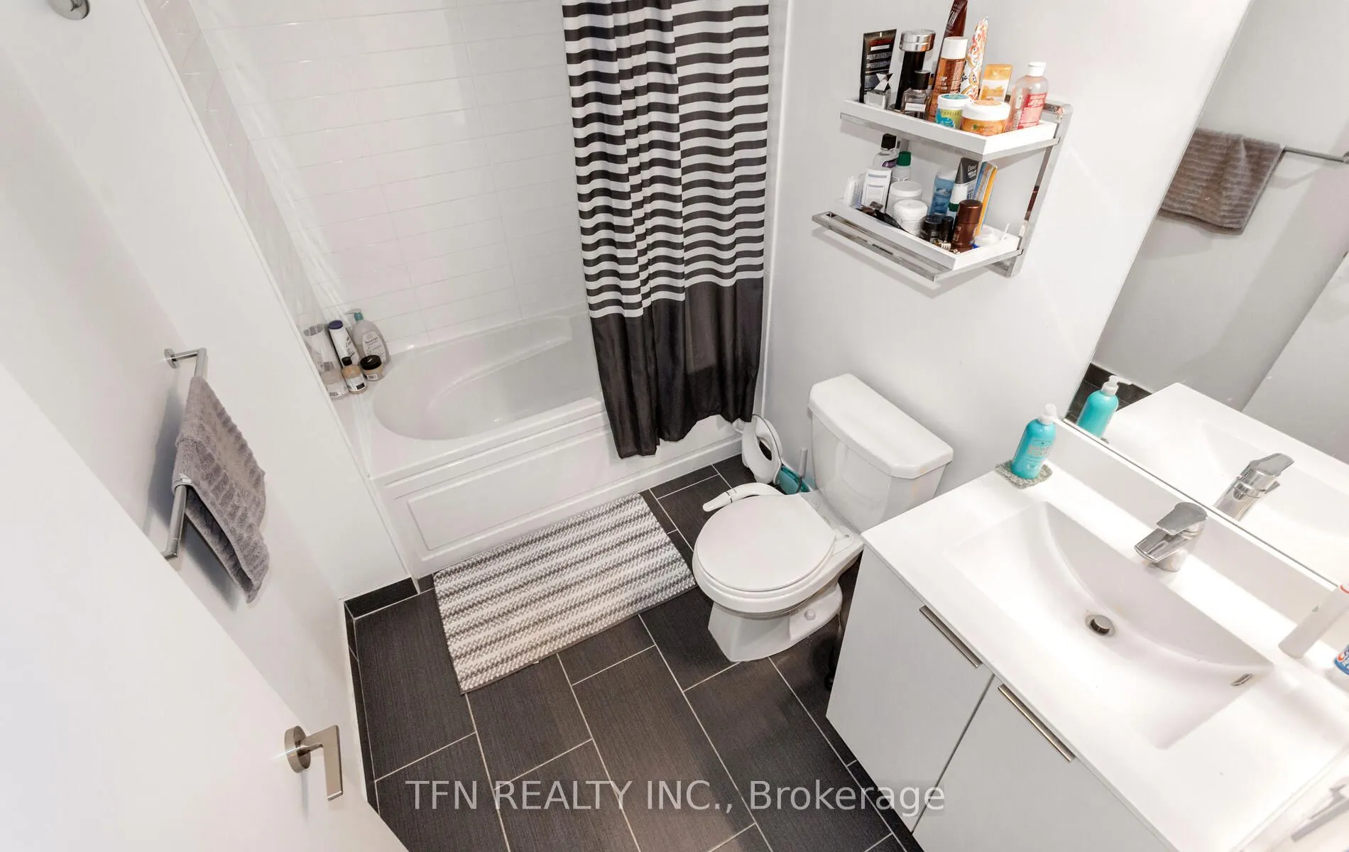 30 Shore Breeze Drive, #2022