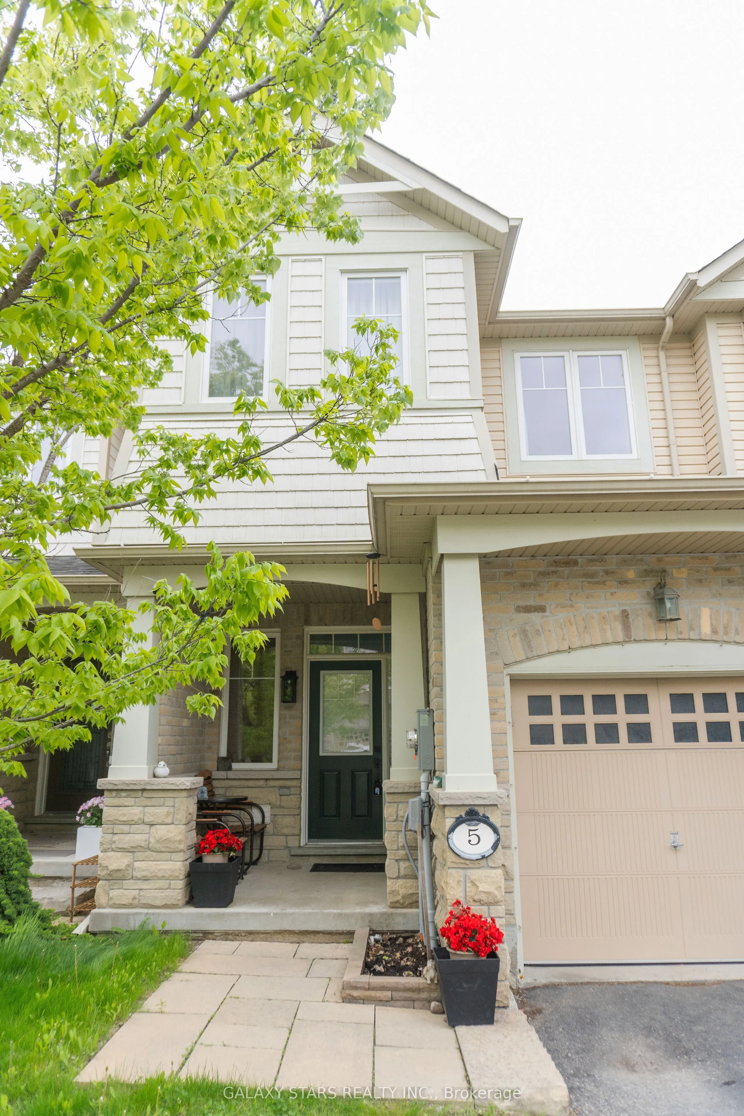 5 Aspenview Avenue