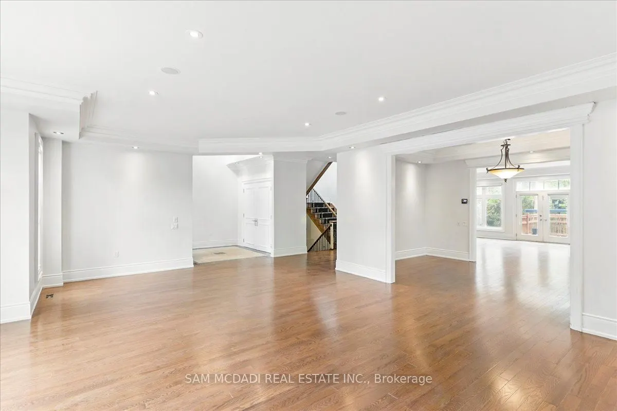 955 Albertson Crescent