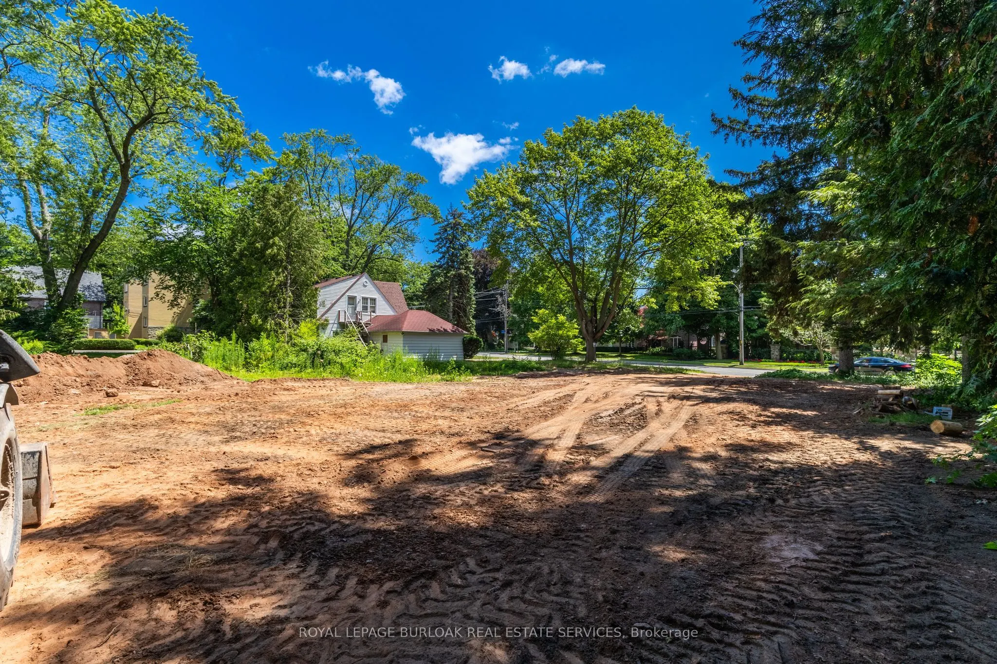 2381 Lakeshore Road