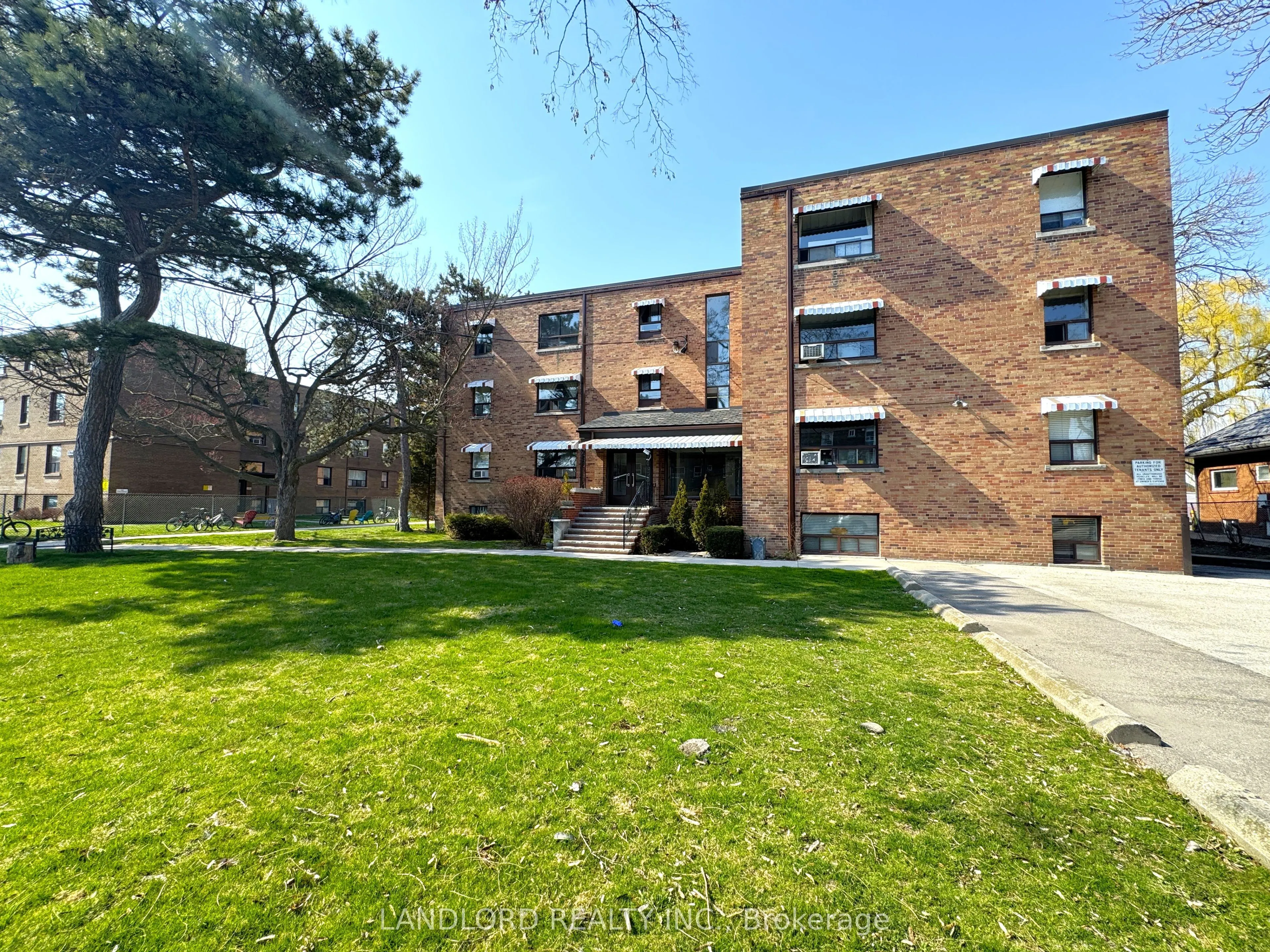 2696 Lake Shore Boulevard W, #12