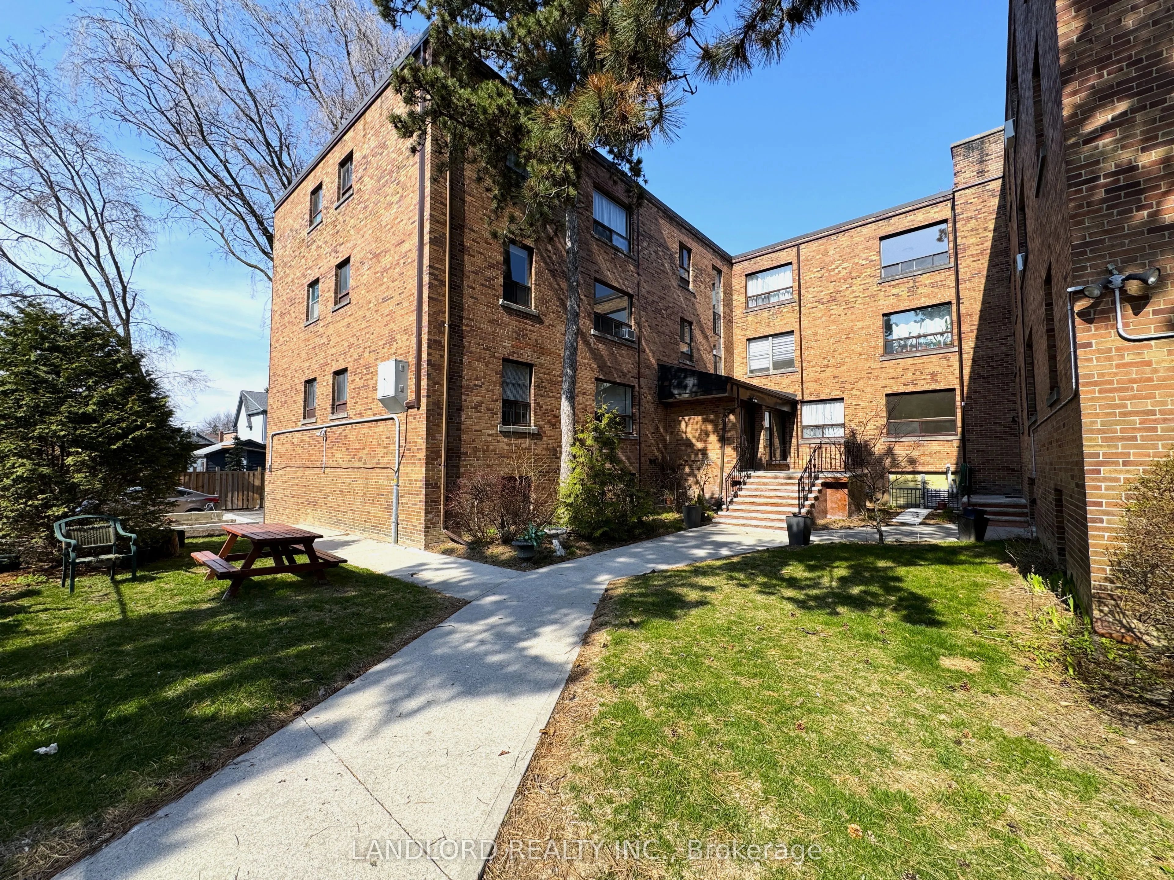 2696 Lake Shore Boulevard W, #12