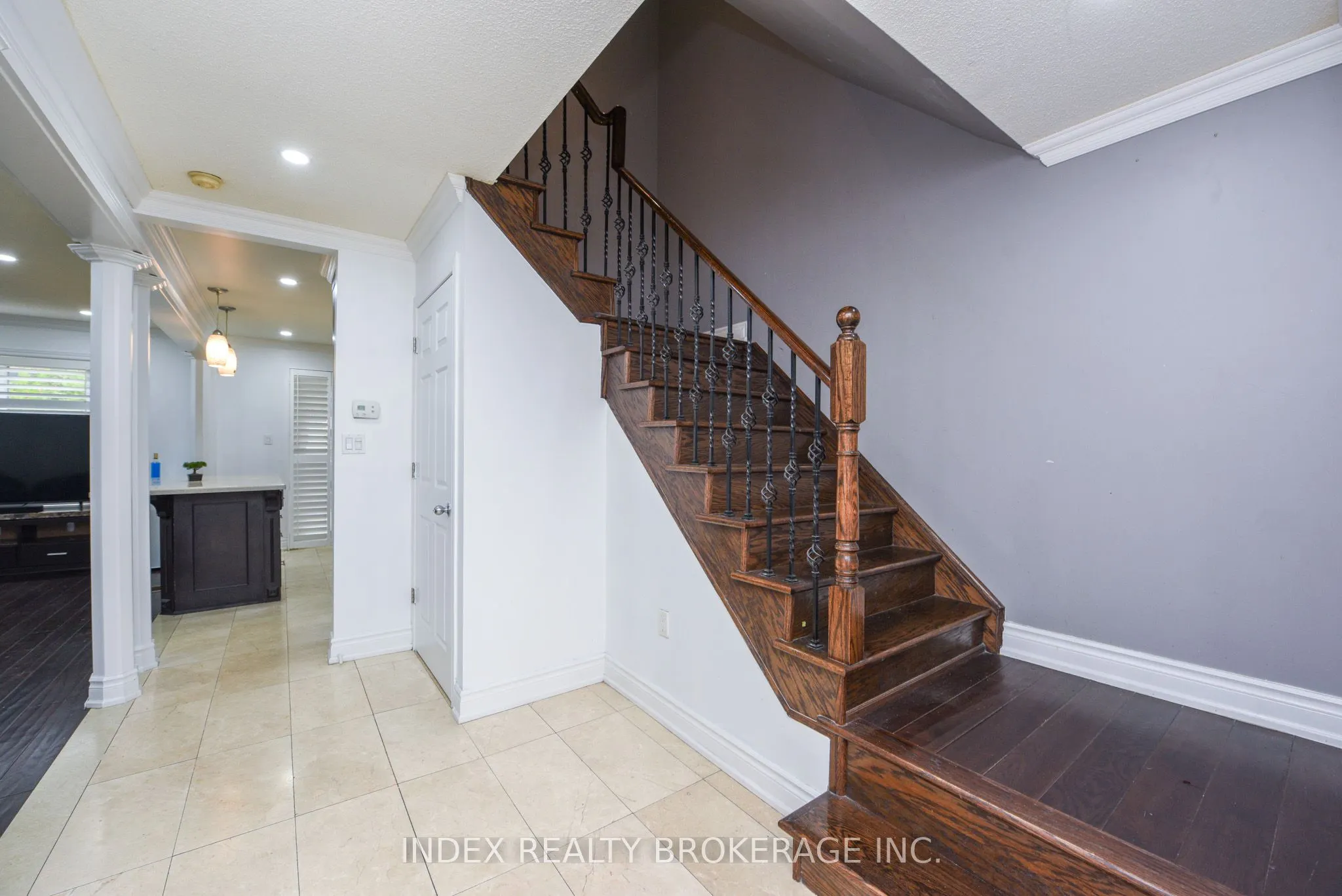 203 Richvale Drive S