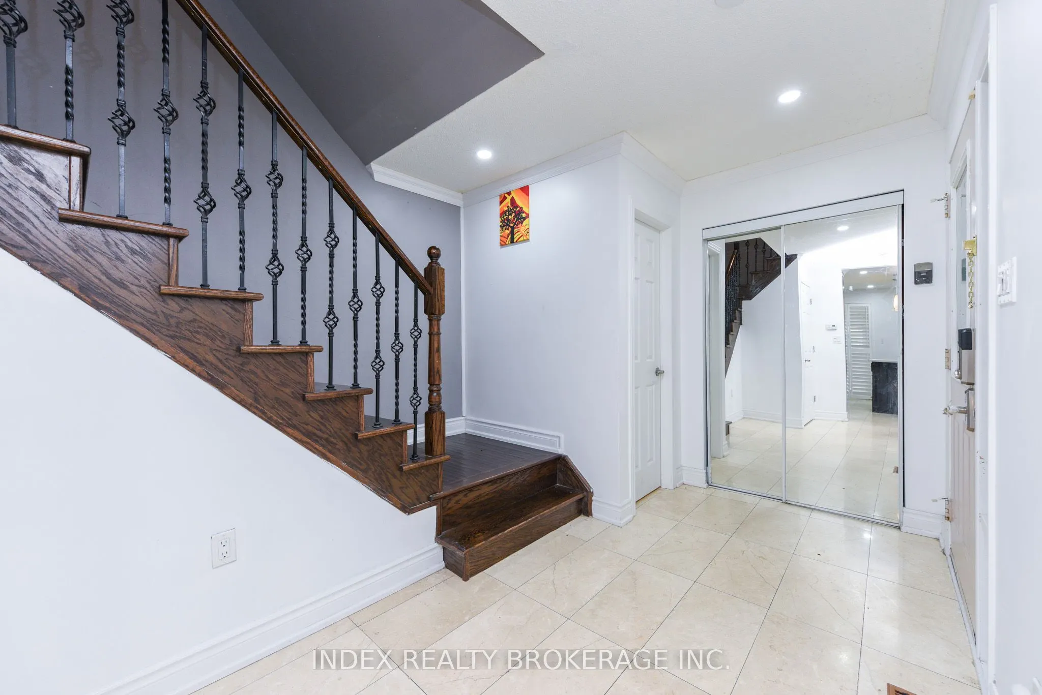 203 Richvale Drive S