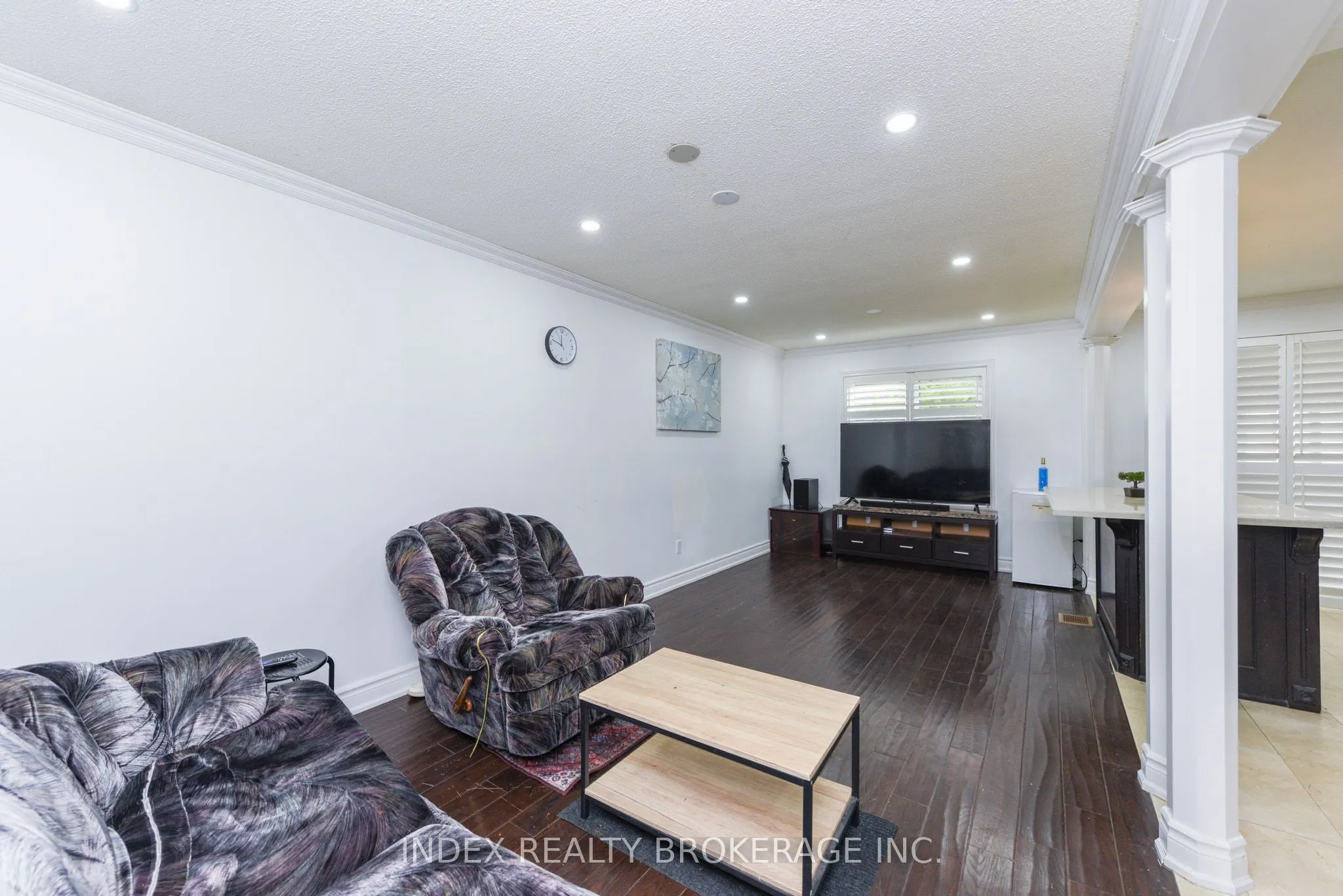 203 Richvale Drive S