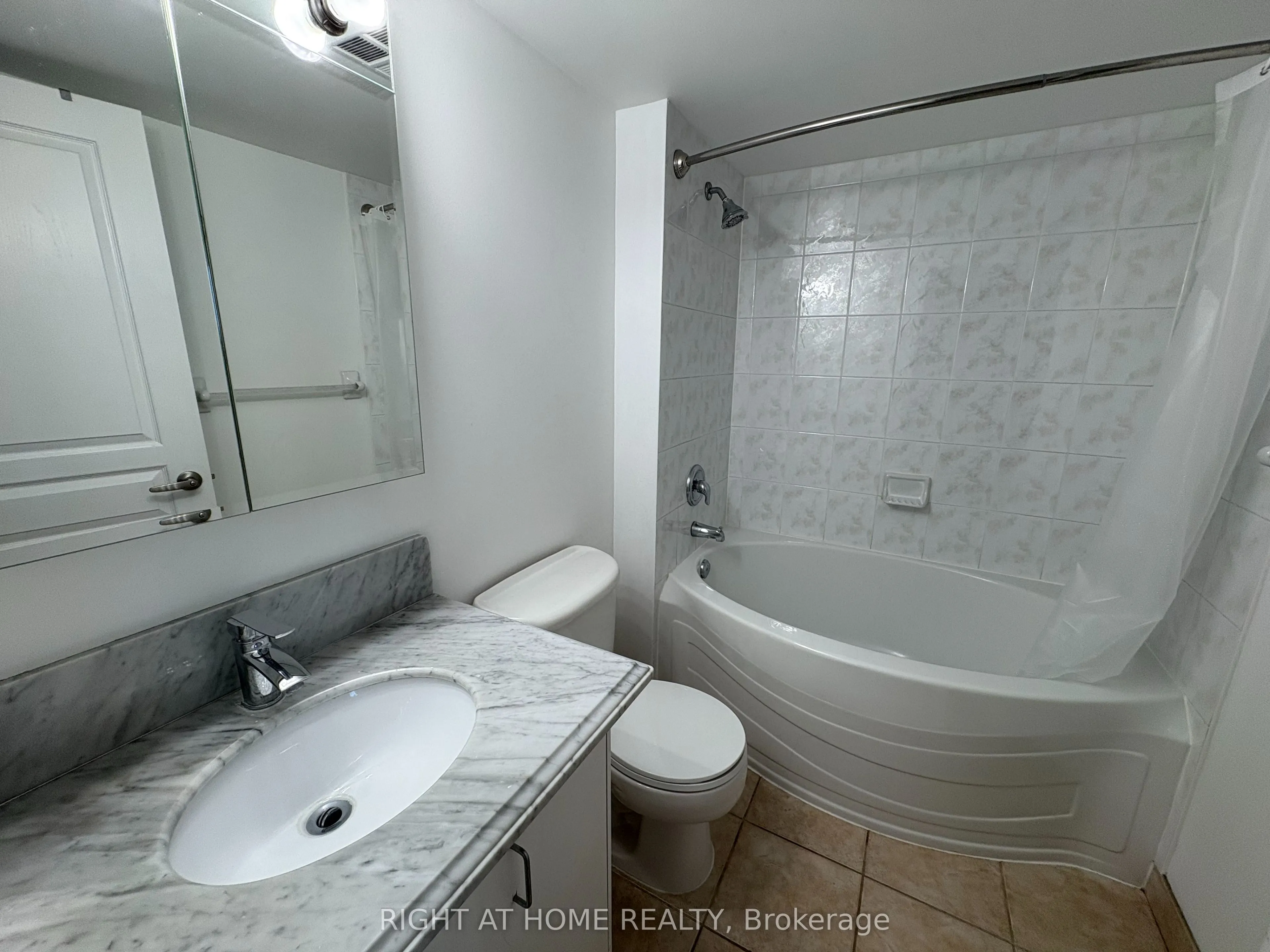 2565 Erin Centre Boulevard, #503